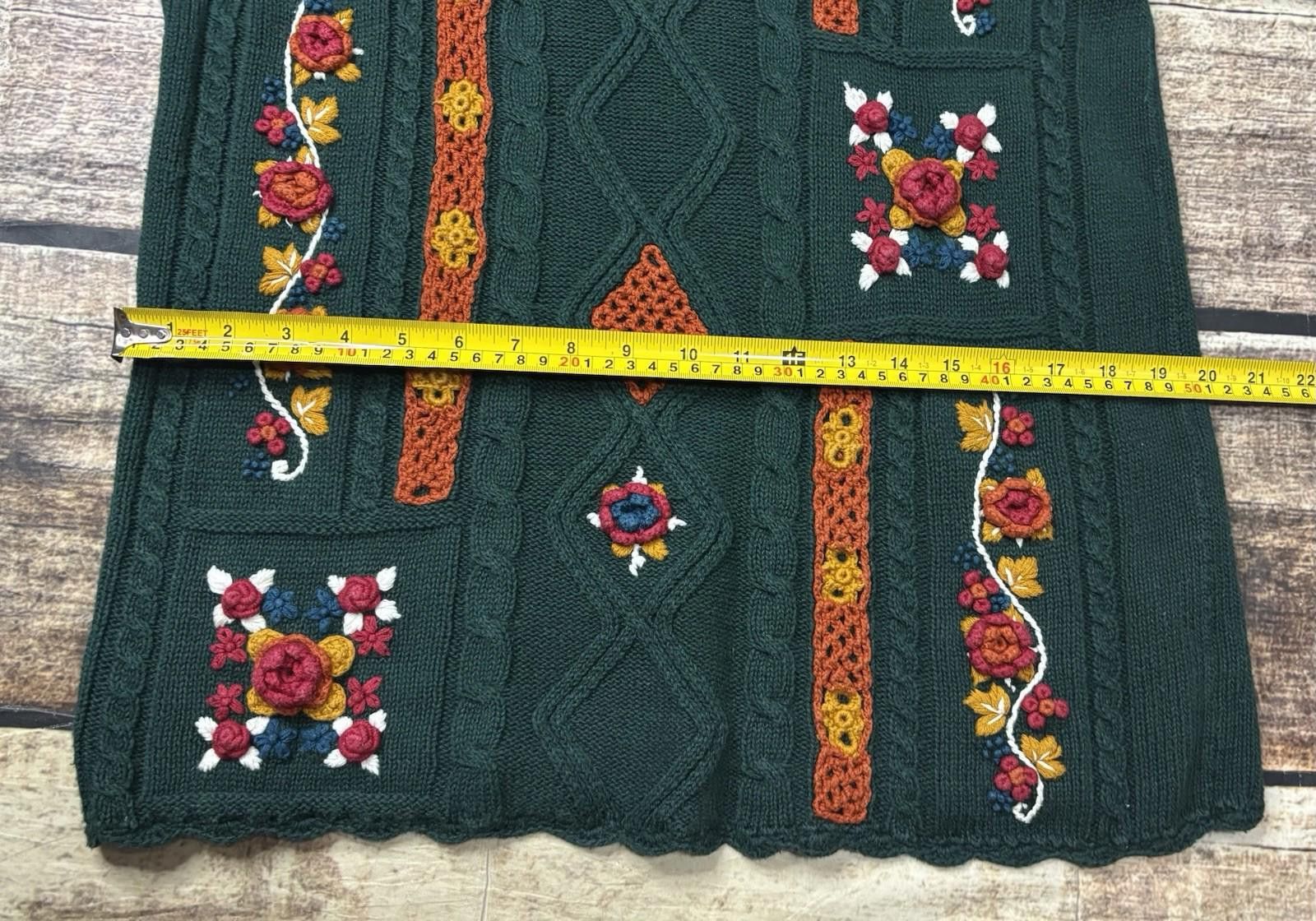 The Unbranded Brand VTG Sweater Womens Medium 3D Floral Cable Knit Green Cotton Size M / US 6-8 / IT 42-44 - 11 Thumbnail
