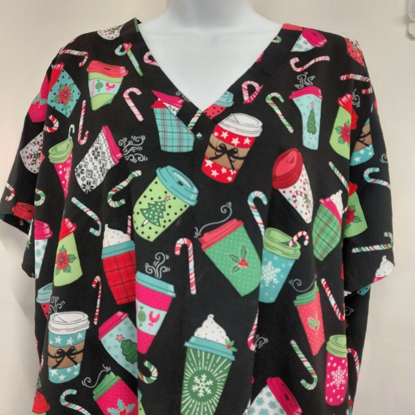 Pinko Ava Therese Holiday Scrub Top Women 2XL Pink Black Coffee Cups Mugs Lid Size XXL / US 16-18 / IT 52-54 - 6 Thumbnail