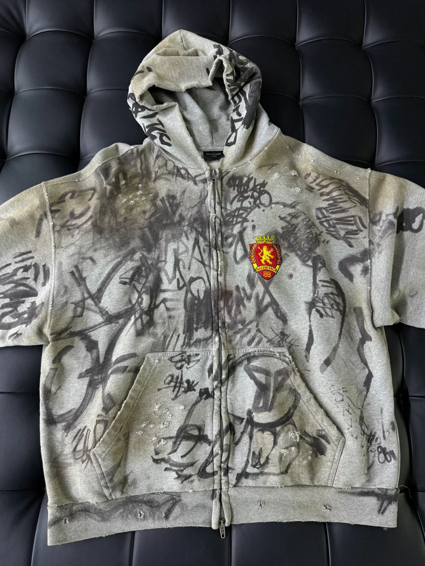 Balenciaga Balenciaga 23ss Red Manchester United Graffiti Dirty