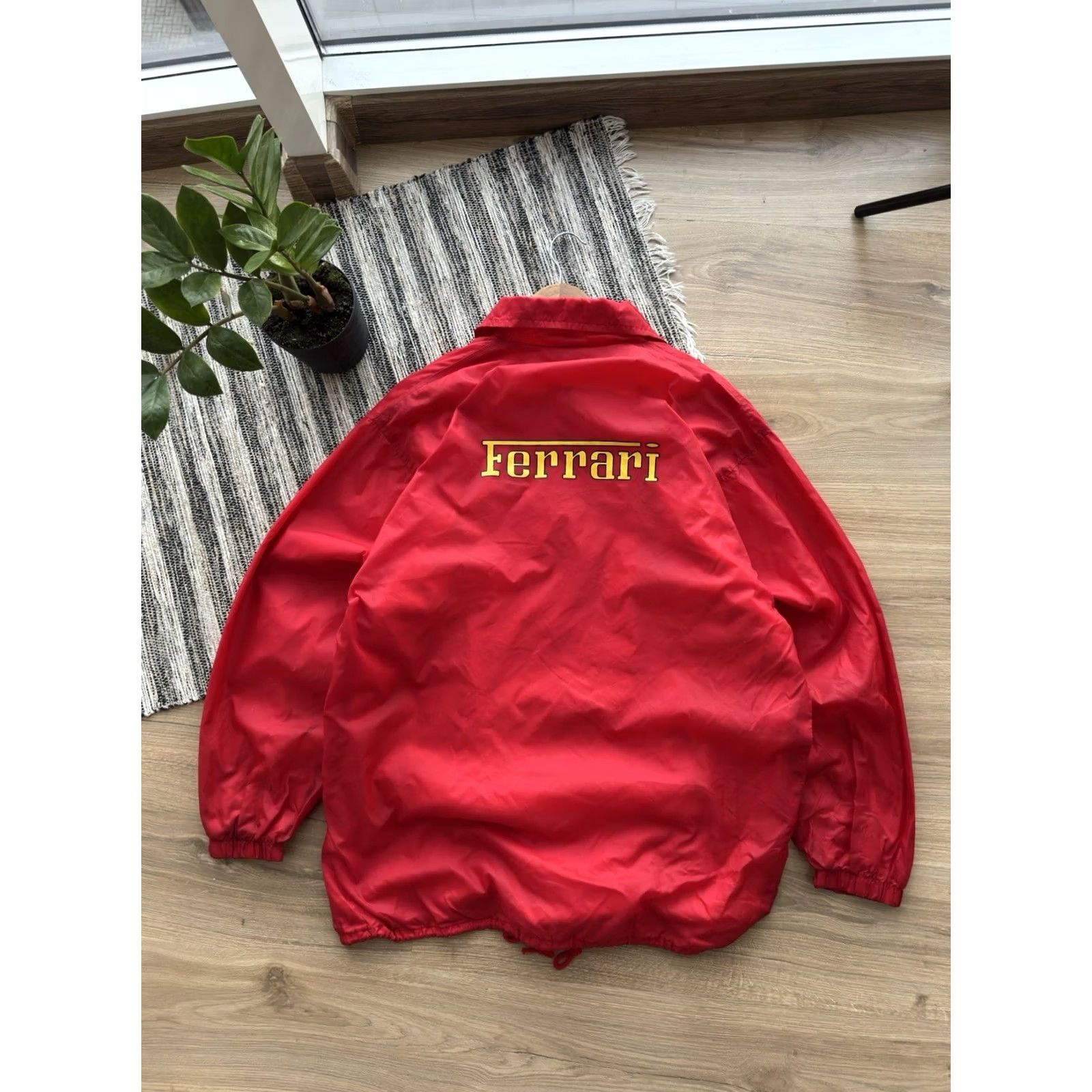 Ferrari VINTAGE Ferrari 1995 Scuderia Racing Formula 1 Red Coach Jacket Size L Men Size US L / EU 52-54 / 3 - 2 Thumbnail