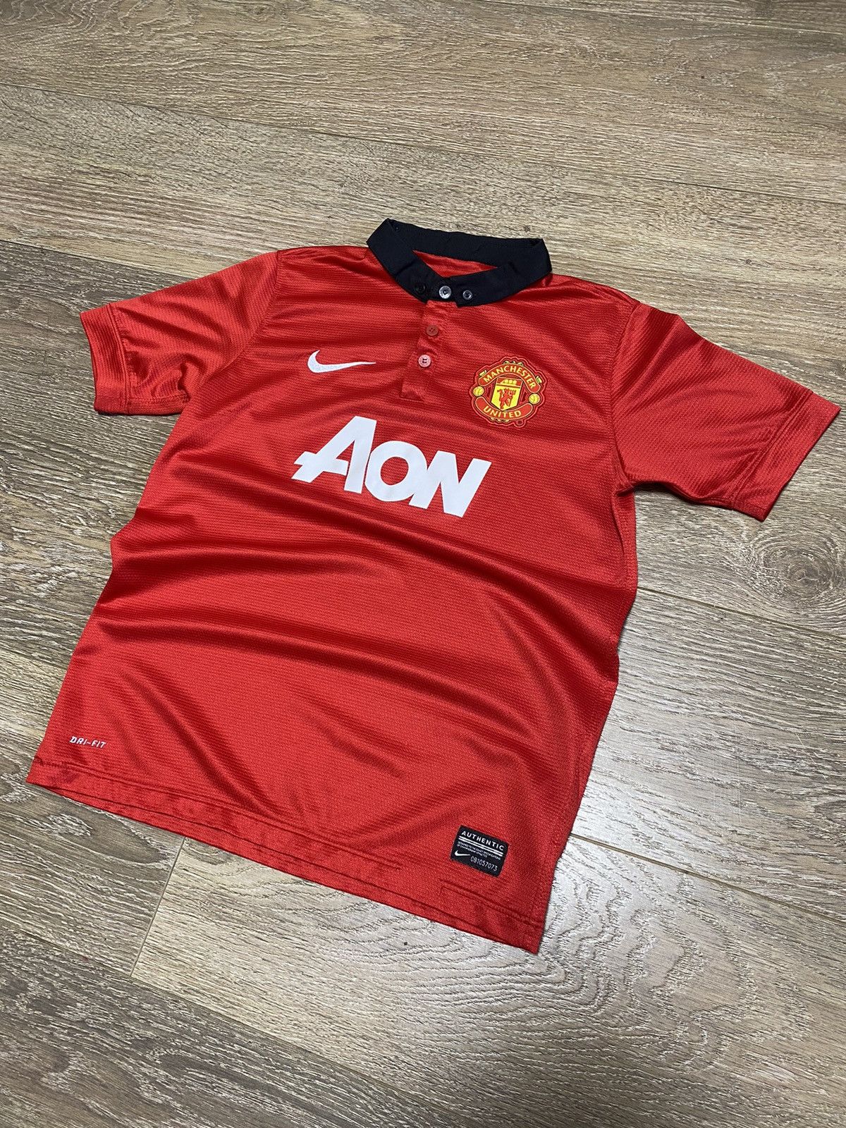 Nike Vintage Manchester United Red Jersey 13/14 Kids 12-13 years Size US M / EU 48-50 / 2 - 3 Thumbnail
