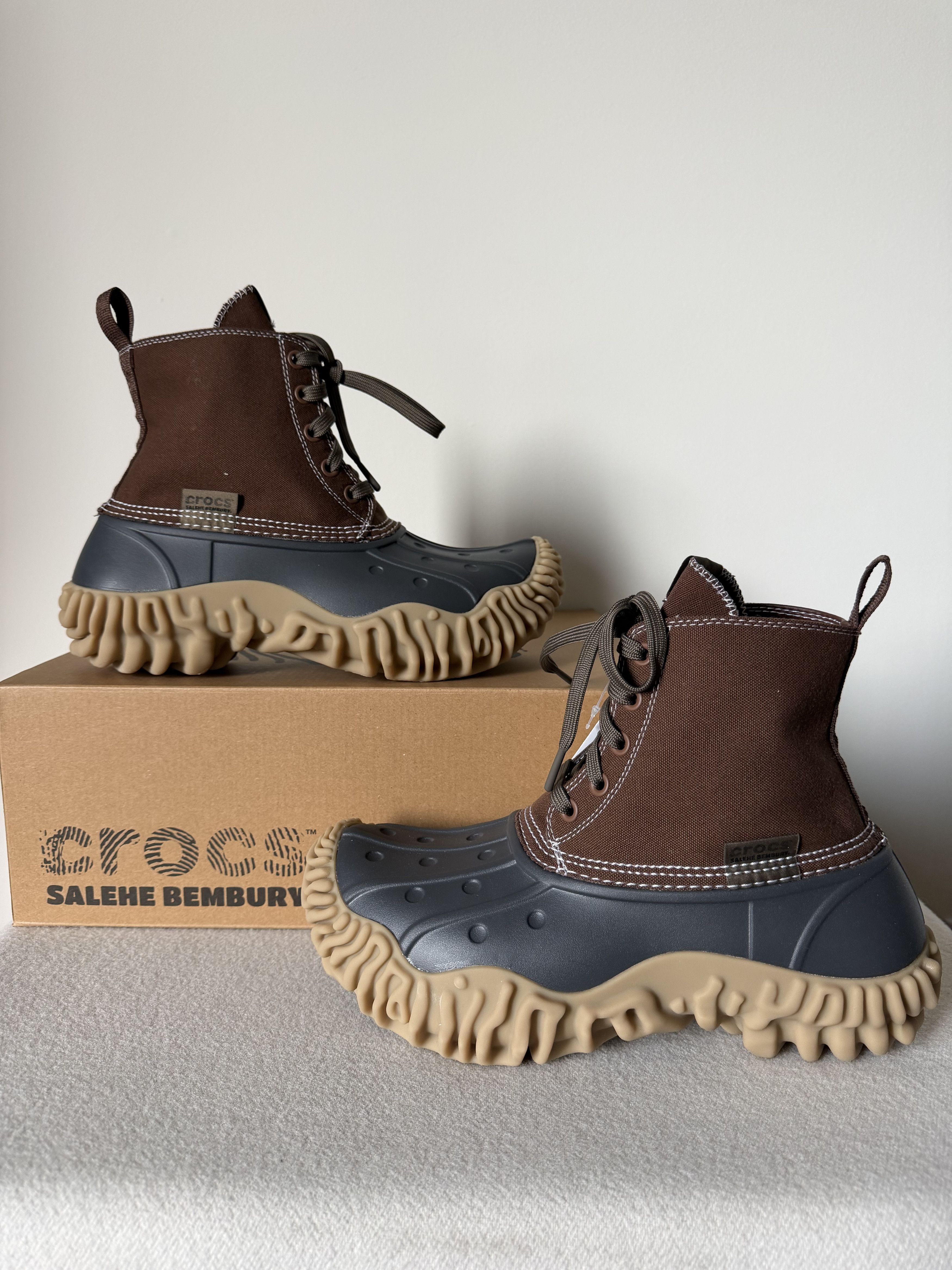Salehe Bembury Salehe Bembury Crocs Sequioa Boots in Taho Brown Size US 10 / EU 43 - 2 Thumbnail