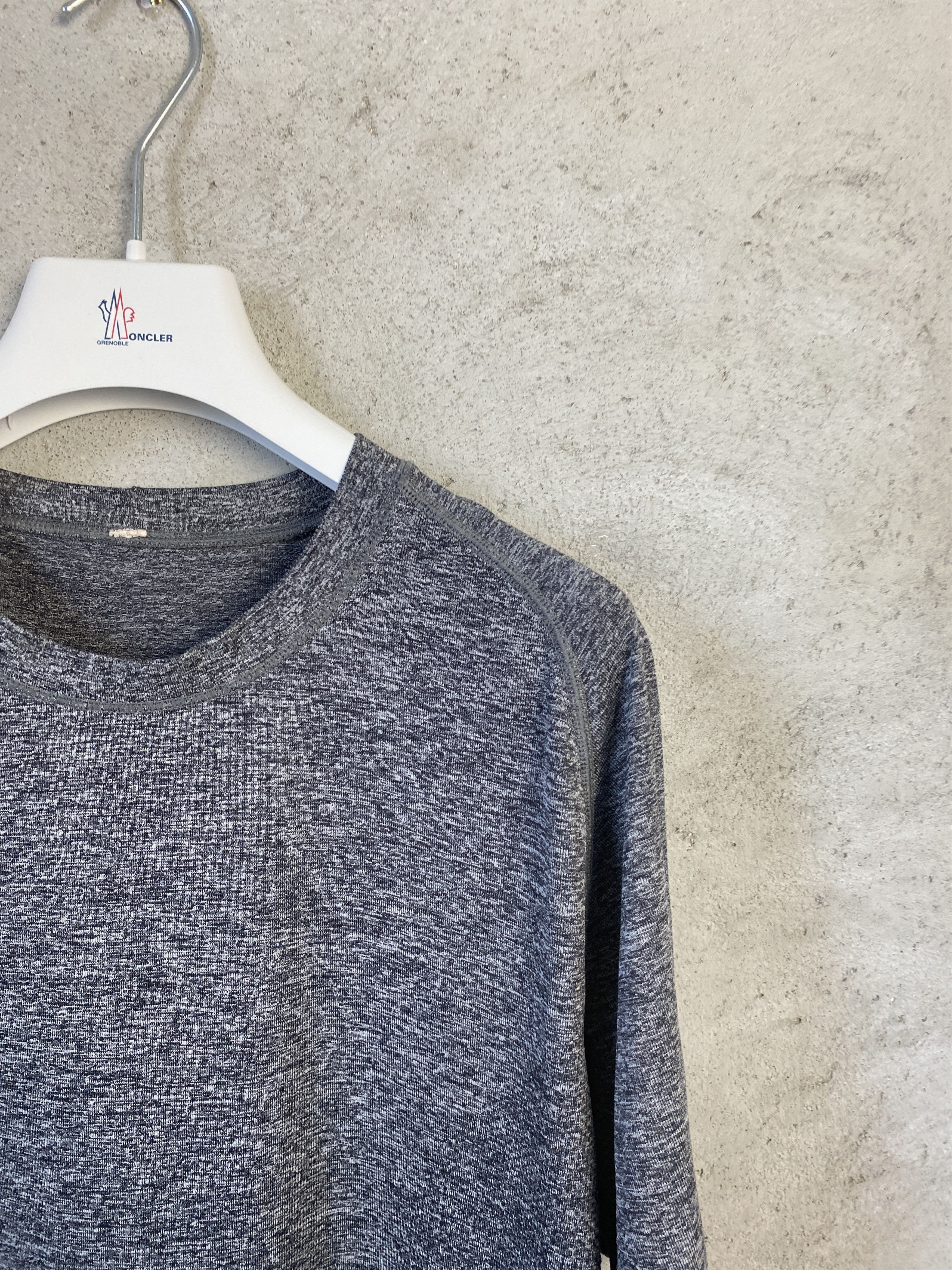 Lululemon Lululemon big back logo t-shirt tee sport yoga gym Size US L / EU 52-54 / 3 - 3 Thumbnail