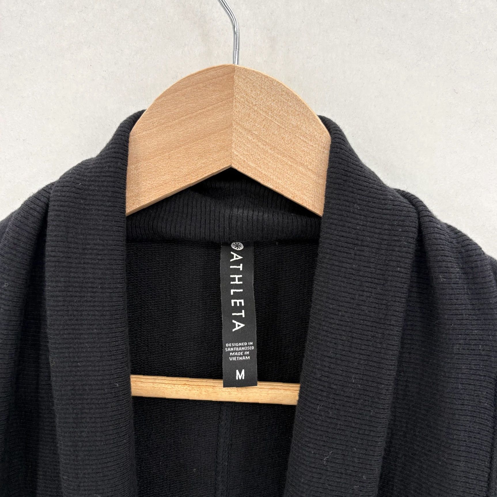 Athleta Athleta Cardigan Sweater Womens Medium Black Open Front Pockets Pranayama Wrap Knit Novelty: Thumbholes, V-Neck, Long Sleeve, Modal Spandex Size M / US 6-8 / IT 42-44 - 3 Thumbnail