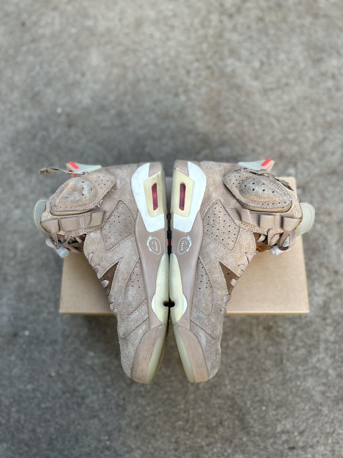 Jordan Brand × Nike × Travis Scott Jordan 6 Retro x Travis Scott Mid British Khaki - Size 9 Size US 9 / EU 42 - 5 Thumbnail