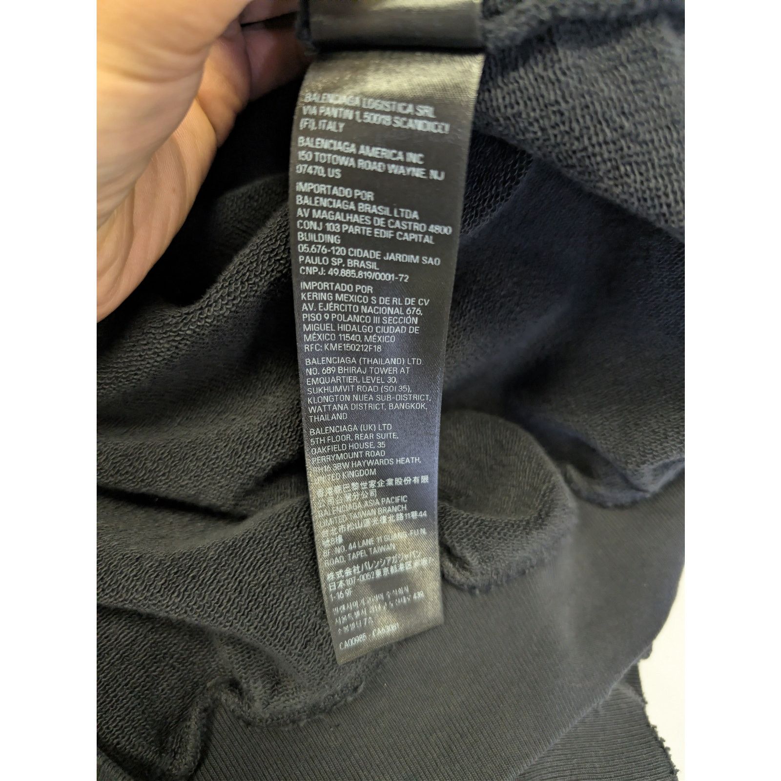 Balenciaga o1rshd1 Wavy Logo Large Fit Hoodie in Faded Wash Black Size US M / EU 48-50 / 2 - 21 Thumbnail