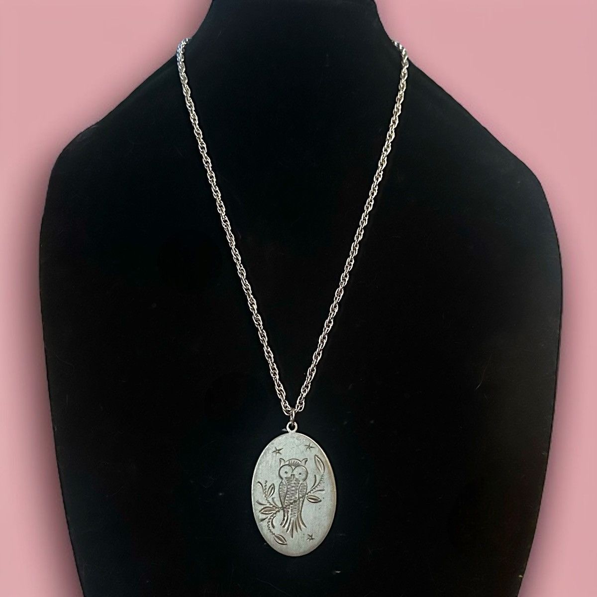 Vintage Vintage Heritage Pewter oval sketched owl pendant necklace Size ONE SIZE - 1 Thumbnail