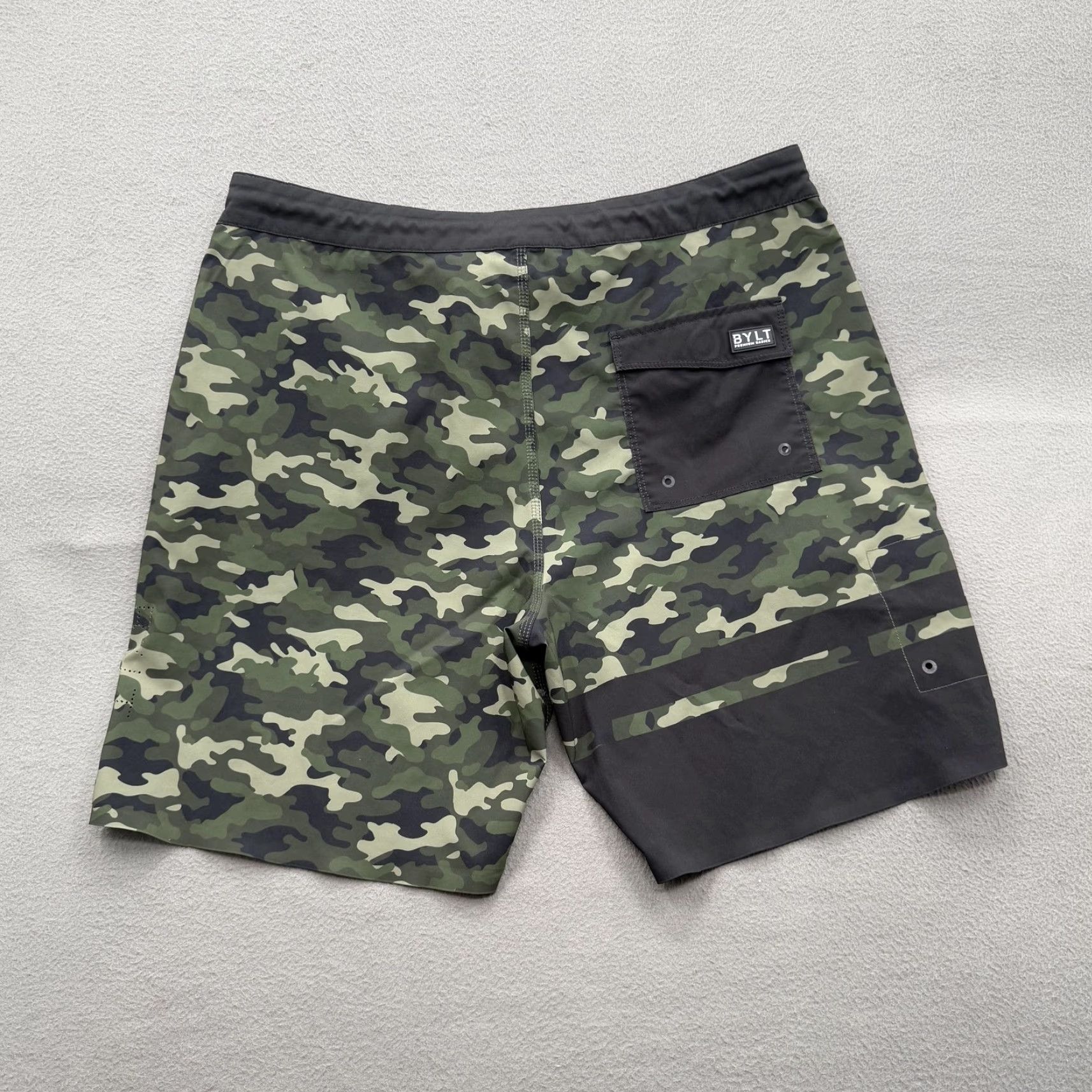 Swims BYLT Board Shorts Mens 2XL Green Camouflage Quick Dry Drawstring Stretch Beach Coastal Pattern Camouflage, Rear Pocket Womens? Mens Size US 39 - 2 Thumbnail