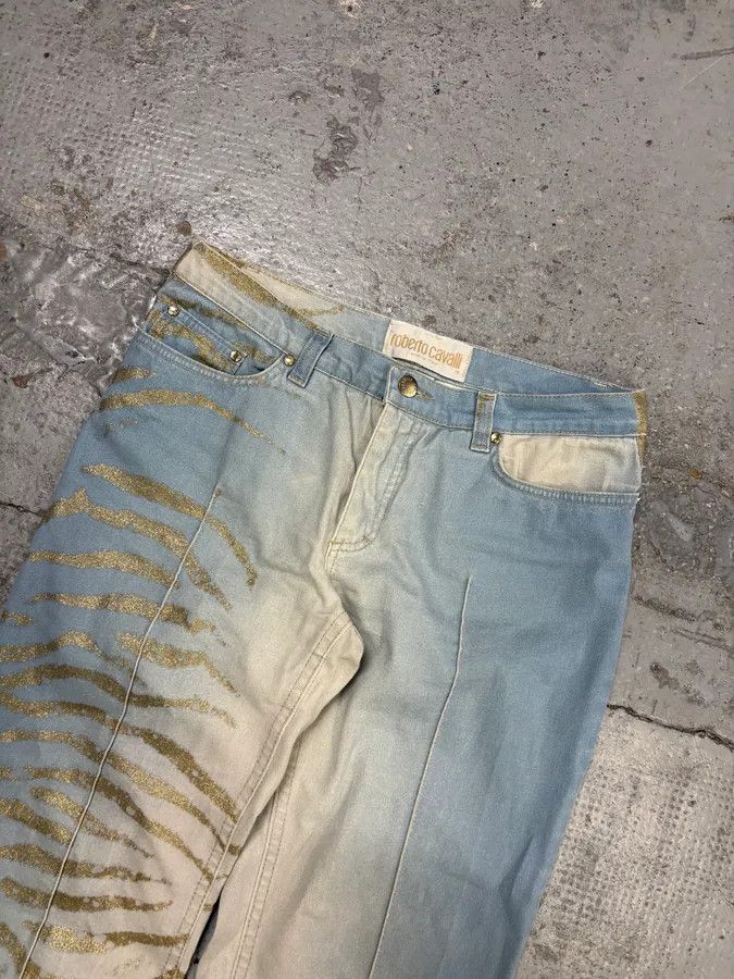 Roberto Cavalli 2000s Roberto Cavalli Light Blue Denim Gold Zebra Print Jeans Size 28" / US 6 / IT 42 - 5 Thumbnail