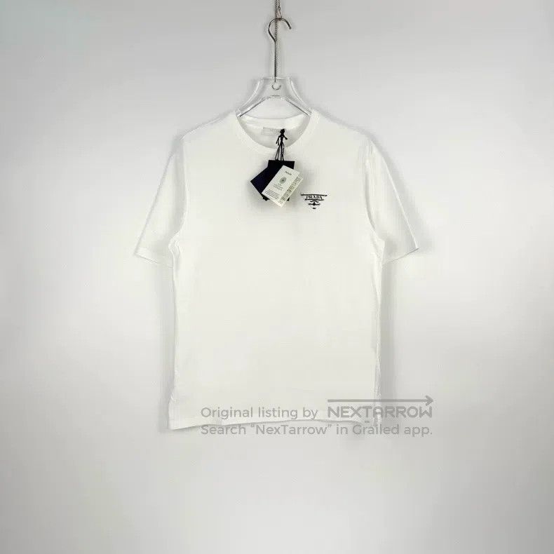 Prada Prada White cloth triangle label short sleeves Size US M / EU 48-50 / 2 - 3 Thumbnail