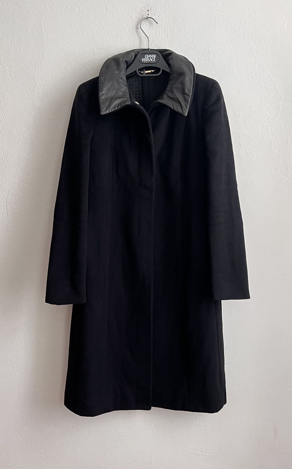 Gucci 1995 Gucci by Tom Ford classic coat with leather collar Size M / US 6-8 / IT 42-44 - 1 Thumbnail