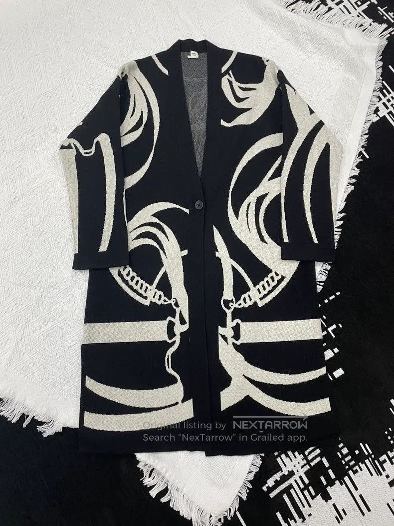 Hermes Hermes Black and White Cashmere Knit Cardigan Size XXS / US 00 / IT 34 - 1 Thumbnail