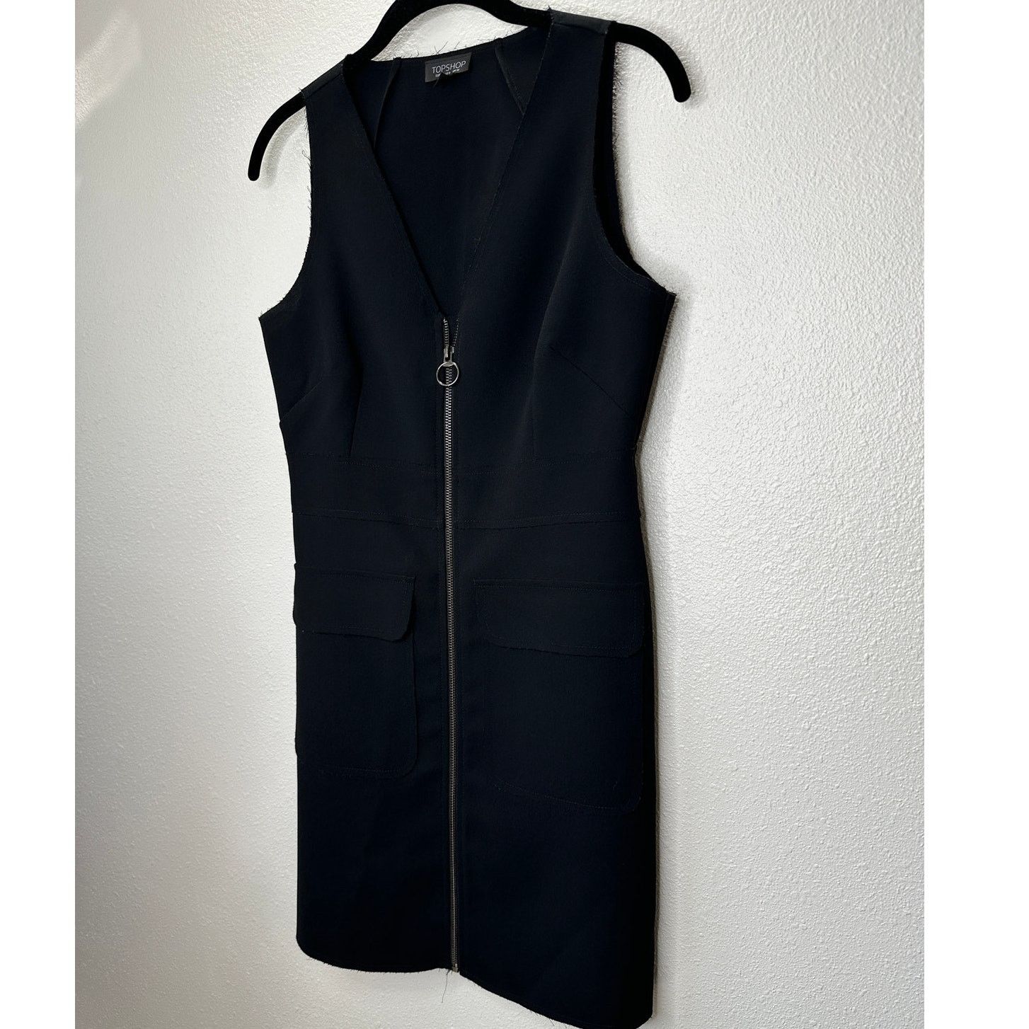 Topshop Topshop Black VNeck Zip Sleeveless Utility Pocket Dress 6 Size M / US 6-8 / IT 42-44 - 3 Thumbnail