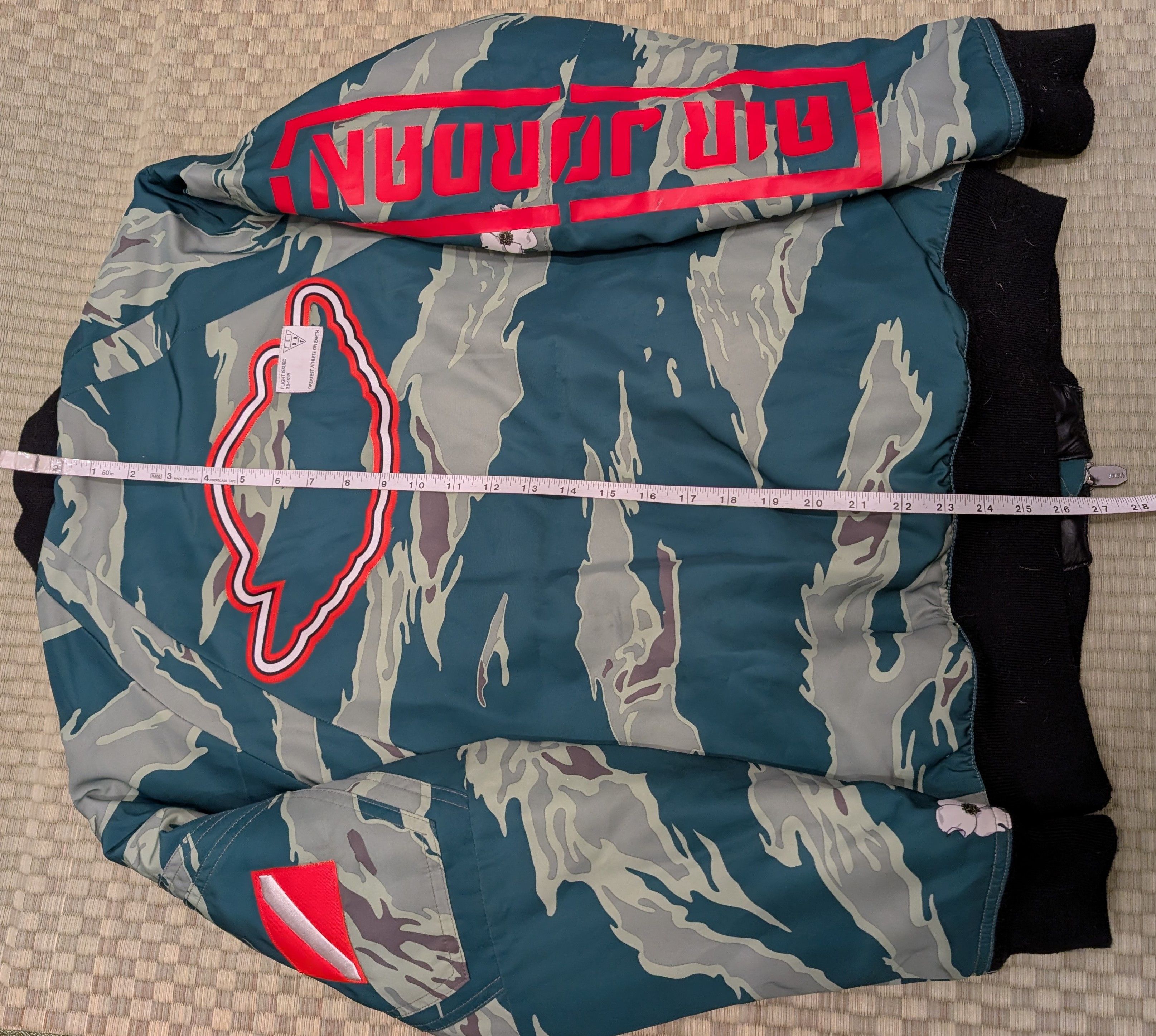 Nike Nike Air Jordan City of Flight Bomber Jacket Camo AT9005 010 Size US XS / EU 42 / 0 - 6 Thumbnail
