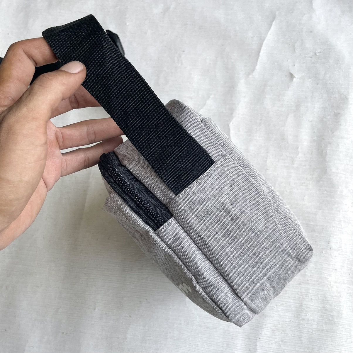 Champion 🔥 STREETWEAR CHAMPION MULTI-POCKET CROSSBODY Size ONE SIZE - 7 Thumbnail