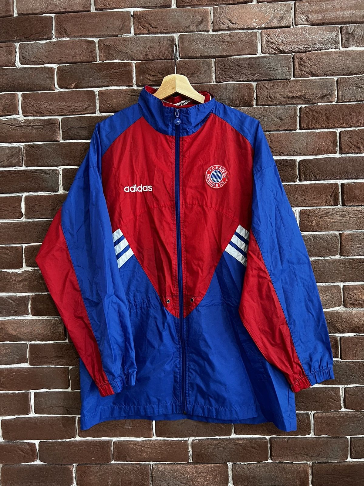 Adidas Rare Vintage 90s Adidas FC Bayern Munich Light Jacket M Blac Size US M / EU 48-50 / 2 - 1 Thumbnail