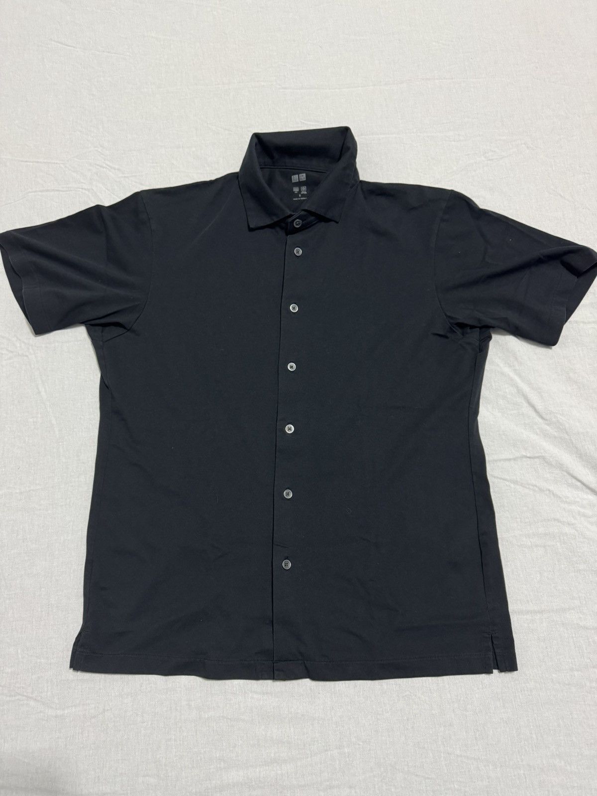 Uniqlo Uniqlo Black Shirt Size US S / EU 44-46 / 1 - 1 Thumbnail