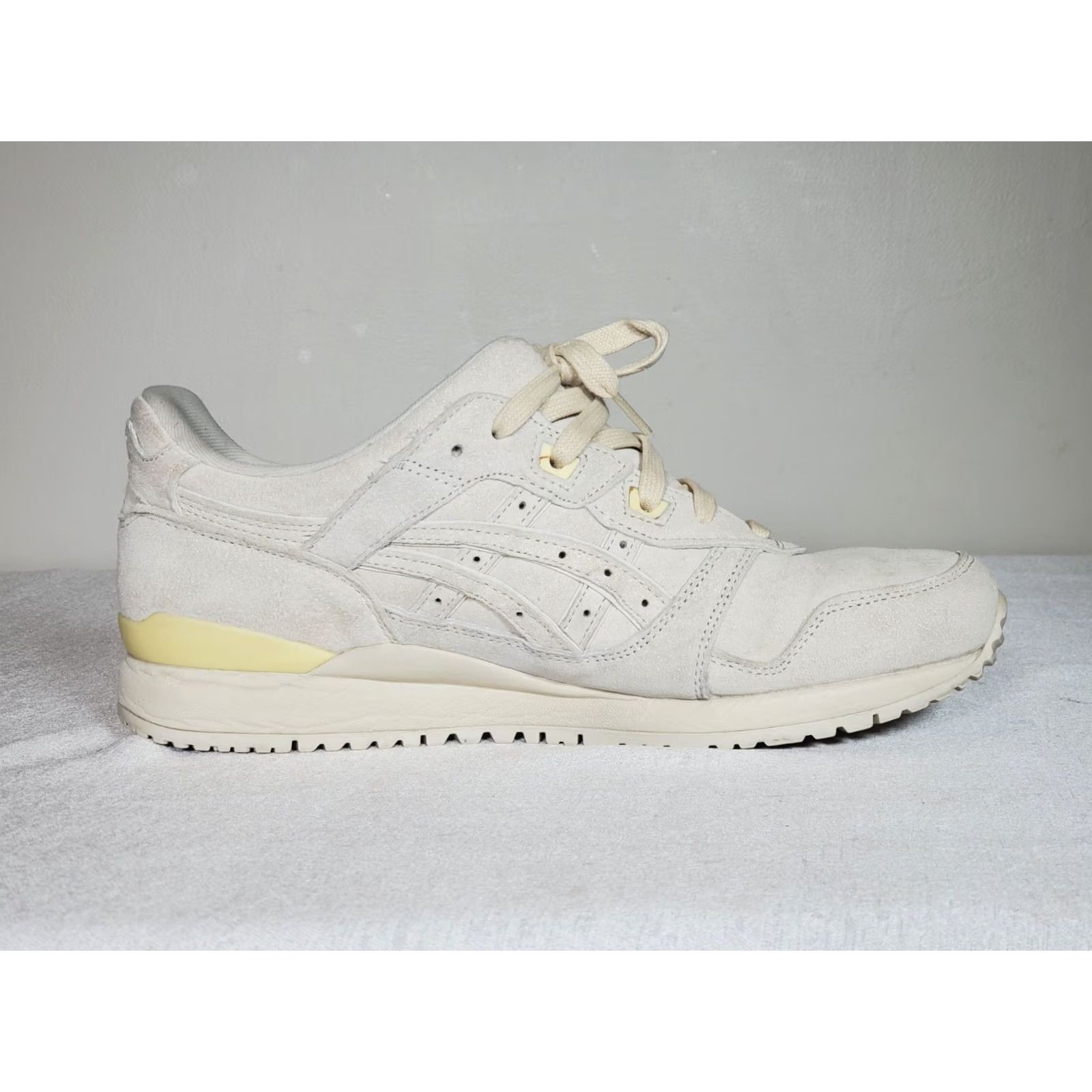 Asics ASICS Gel Lyte III OG Lifestyle Sneakers Vanilla Cream Cream 1201A830 Men US 10 Size US 10 / EU 43 - 4 Thumbnail