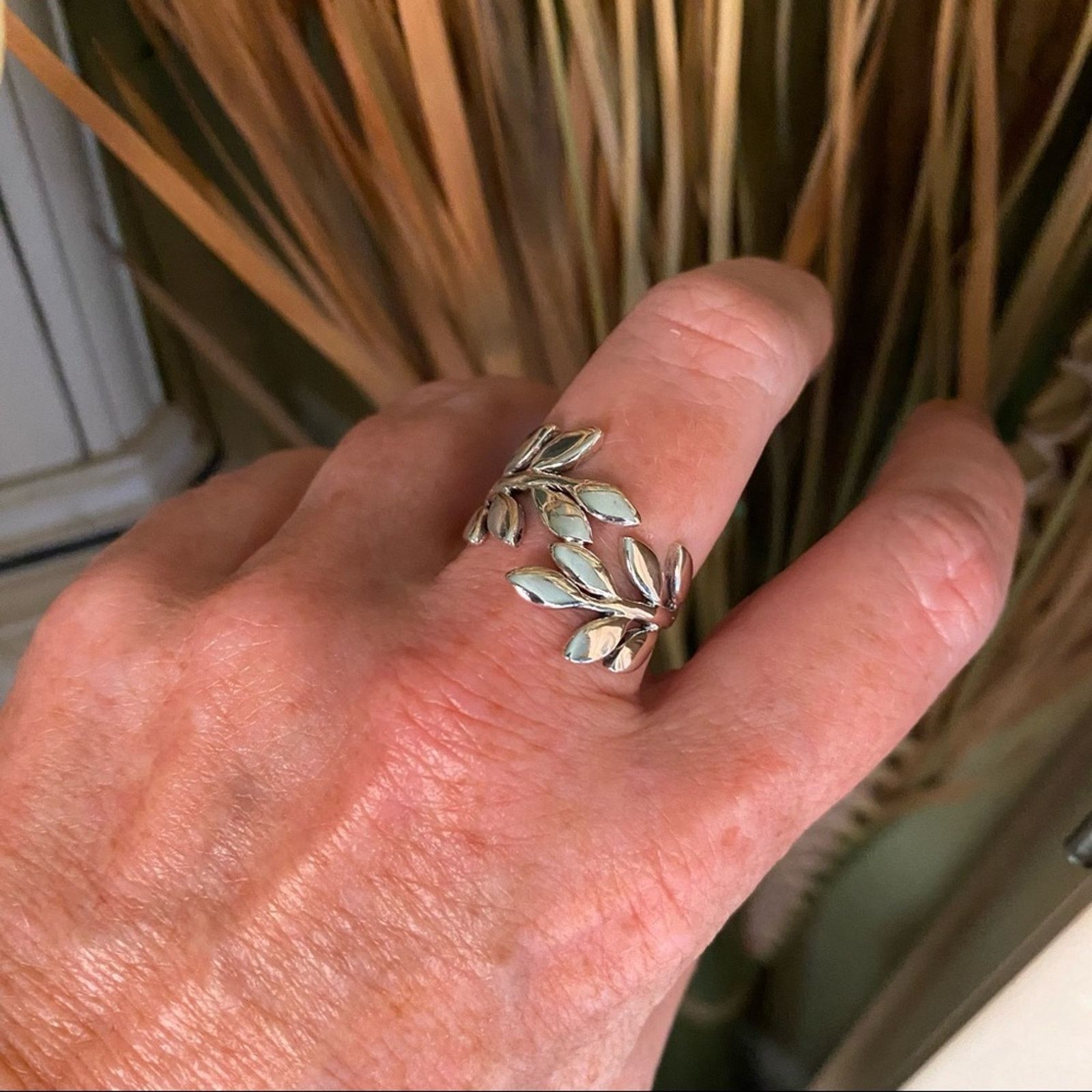 The Unbranded Brand Vines Sterling Silver Leaves Ring Size ONE SIZE - 4 Thumbnail
