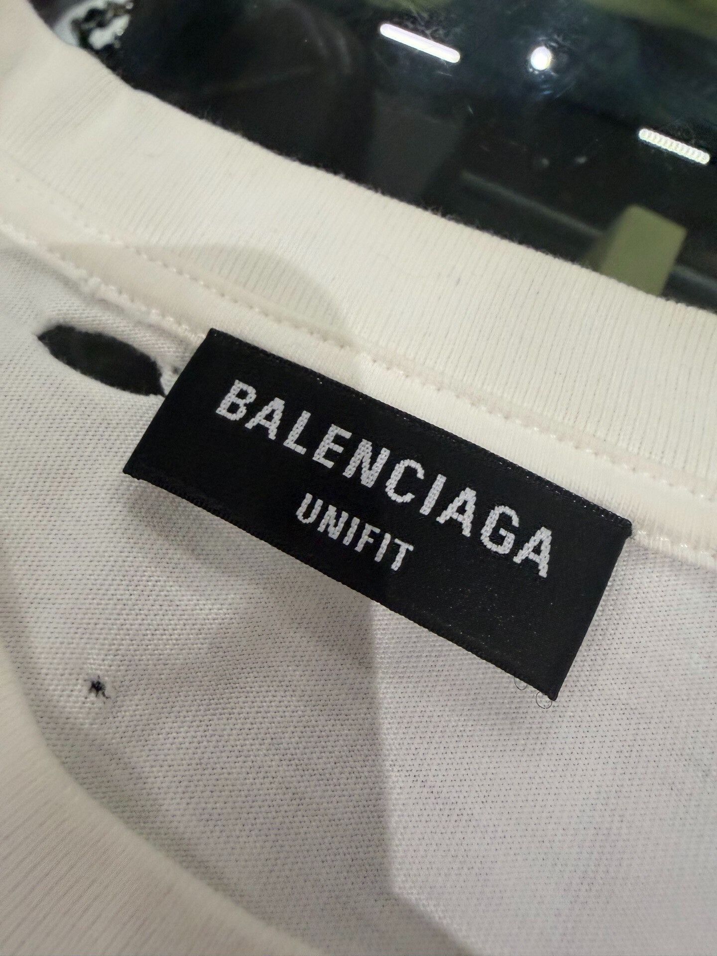 Balenciaga balenciaga classic distressed logo t-shirt Size US S / EU 44-46 / 1 - 3 Thumbnail