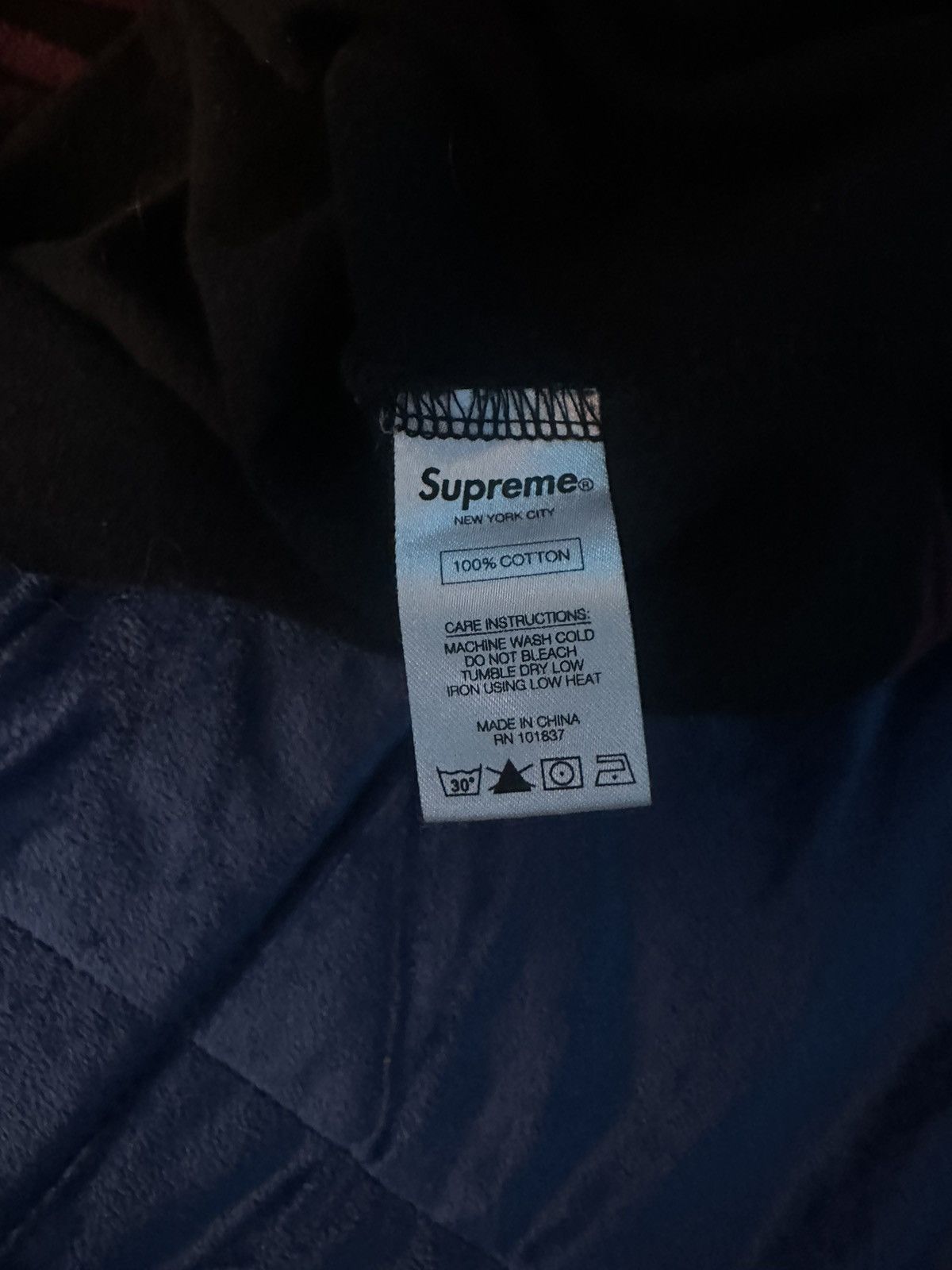 Supreme Supreme old English king sleeve Size US L / EU 52-54 / 3 - 3 Thumbnail