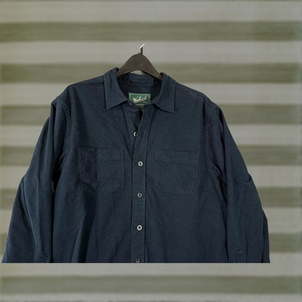 Vintage Woolrich Shirt Mens L Navy Blue Chamois Flannel Button Up Western Long Sleeve Pockets Regular Fit Casual Outdoor Western 100% Cotton Size US L / EU 52-54 / 3 - 1 Thumbnail