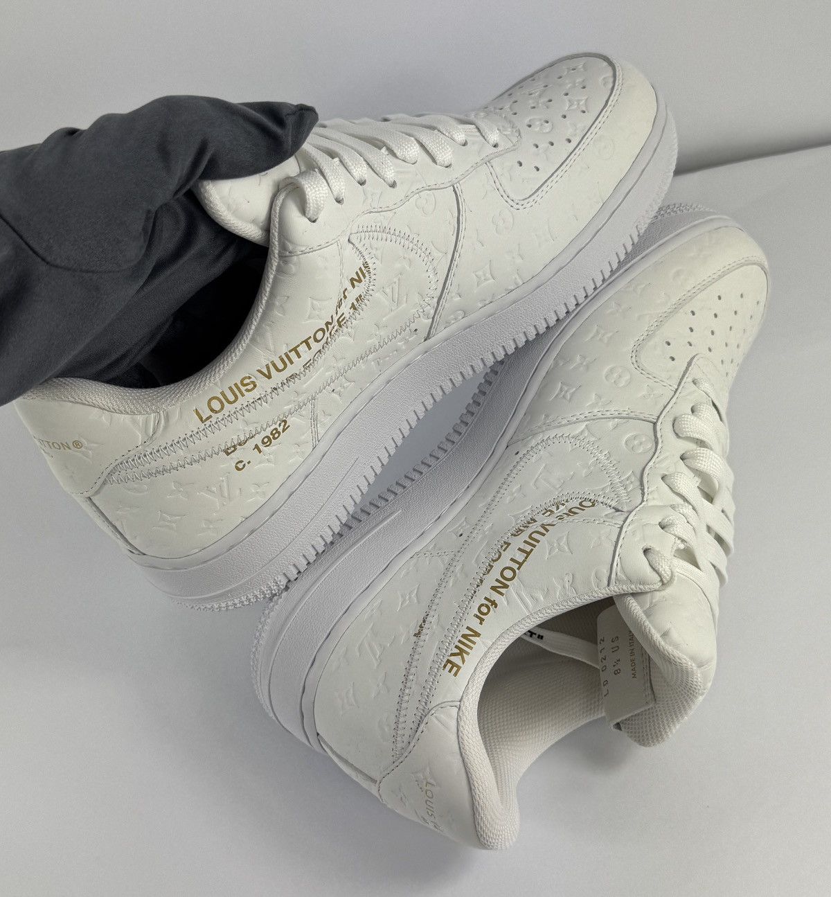 Louis Vuitton VIRGIL ABLOH LOUIS VUITTON X AIR FORCE 1 SNEAKERS Size US 8.5 / EU 41-42 - 9 Thumbnail