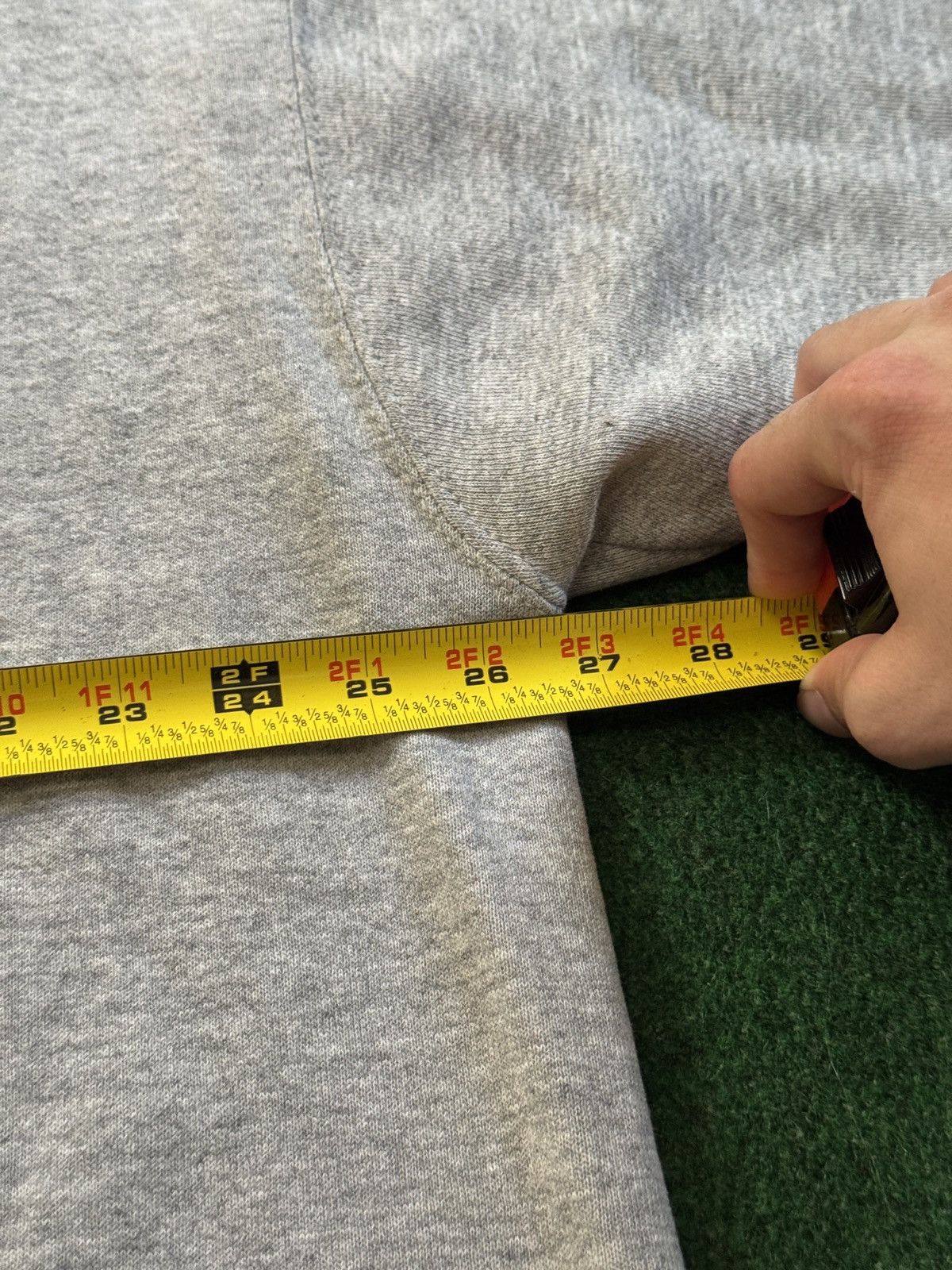 Nike Vintage 90s Nike White Tag Boxy Gray Mini Swoosh Sweatshirt Size US L / EU 52-54 / 3 - 5 Thumbnail