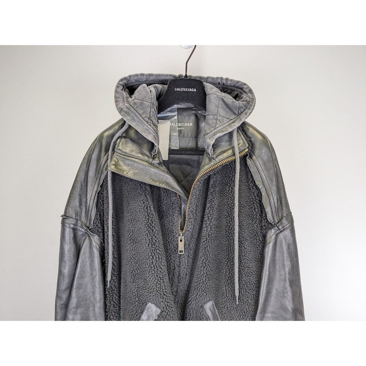 Balenciaga o1rshd1 Leather Sleeve Shearling Fleece Jacket in Black Size US XS / EU 42 / 0 - 3 Thumbnail
