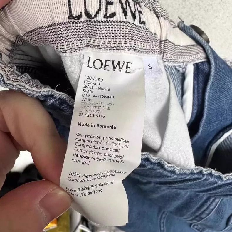 Loewe LOEWE sizeS The logo on the back is a seven-piece trouser Size 42" / US 20 - 3 Thumbnail