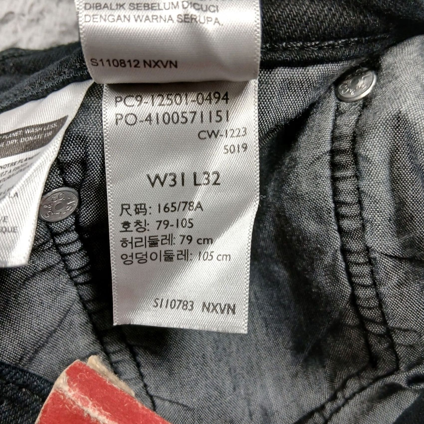 Levi's Levi's 501 Original Fit Jeans Mens Black Denim Button Fly Raw Hem NWT 31 Straight Straight Leg High Rise 5-Pocket Denim Classic Wardrobe Staple Mens Size US 31 - 7 Thumbnail
