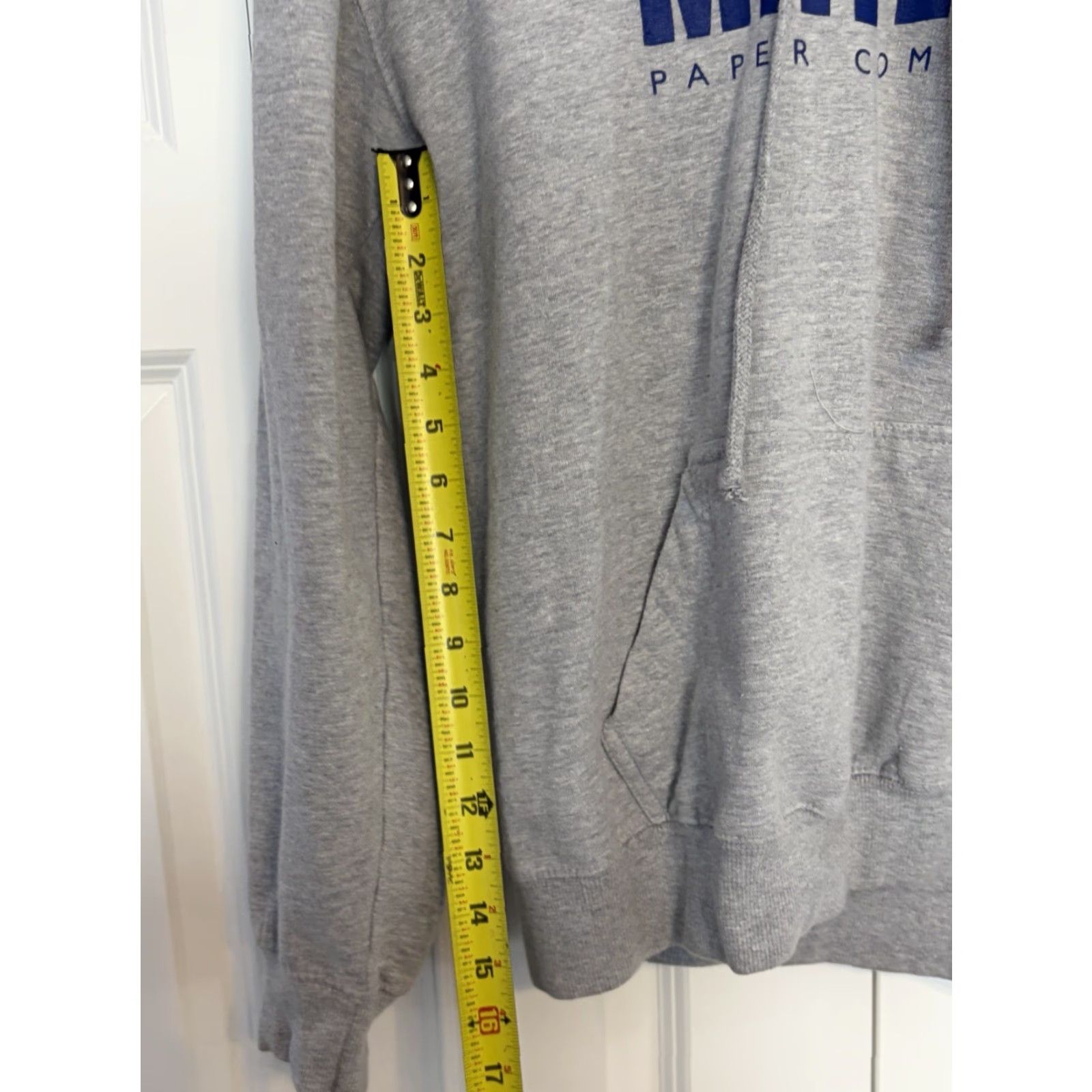 Gildan Dunder Mifflin Mens Sweatshirt Hoodie Gray Pullover Hooded Sweatshirt M Medium Gildan Heavy Blend Logo Crew Neck Fleece Cotton Blend Size US M / EU 48-50 / 2 - 4 Thumbnail