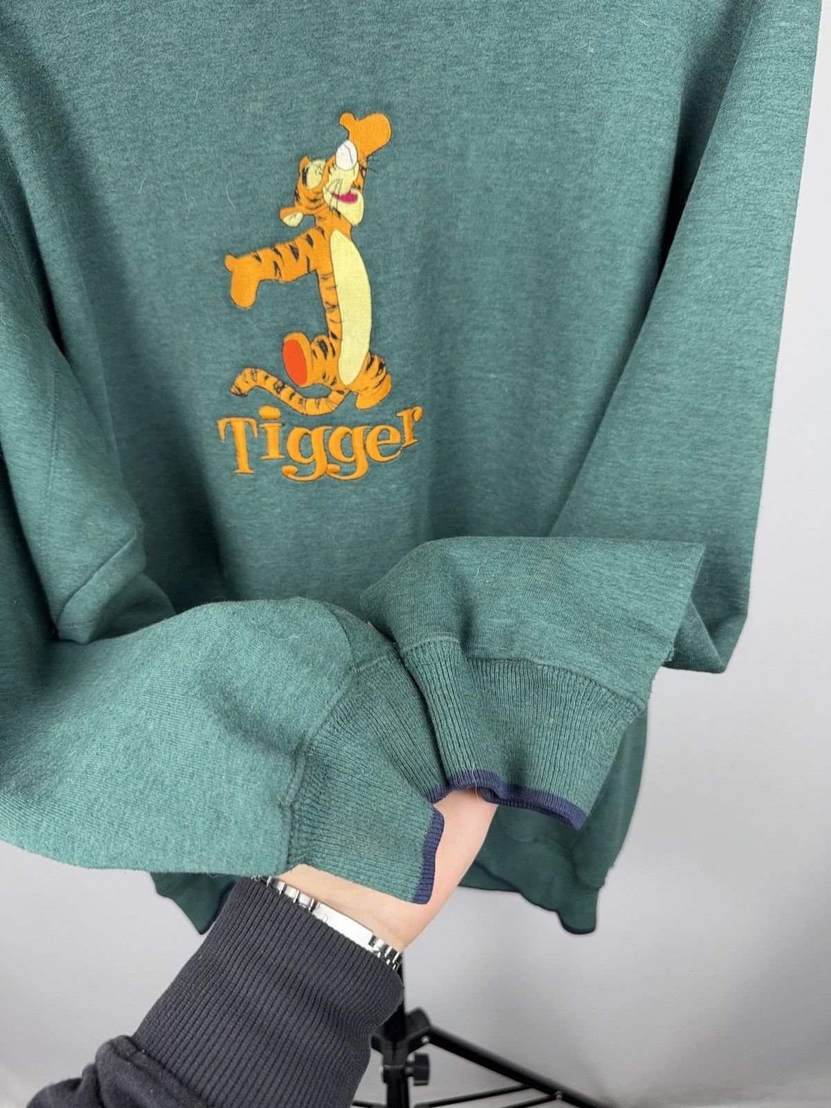 Disney 90s Vintage Disney Tigger Pooh Embroidered Sweatshirt L Size US L / EU 52-54 / 3 - 20 Thumbnail