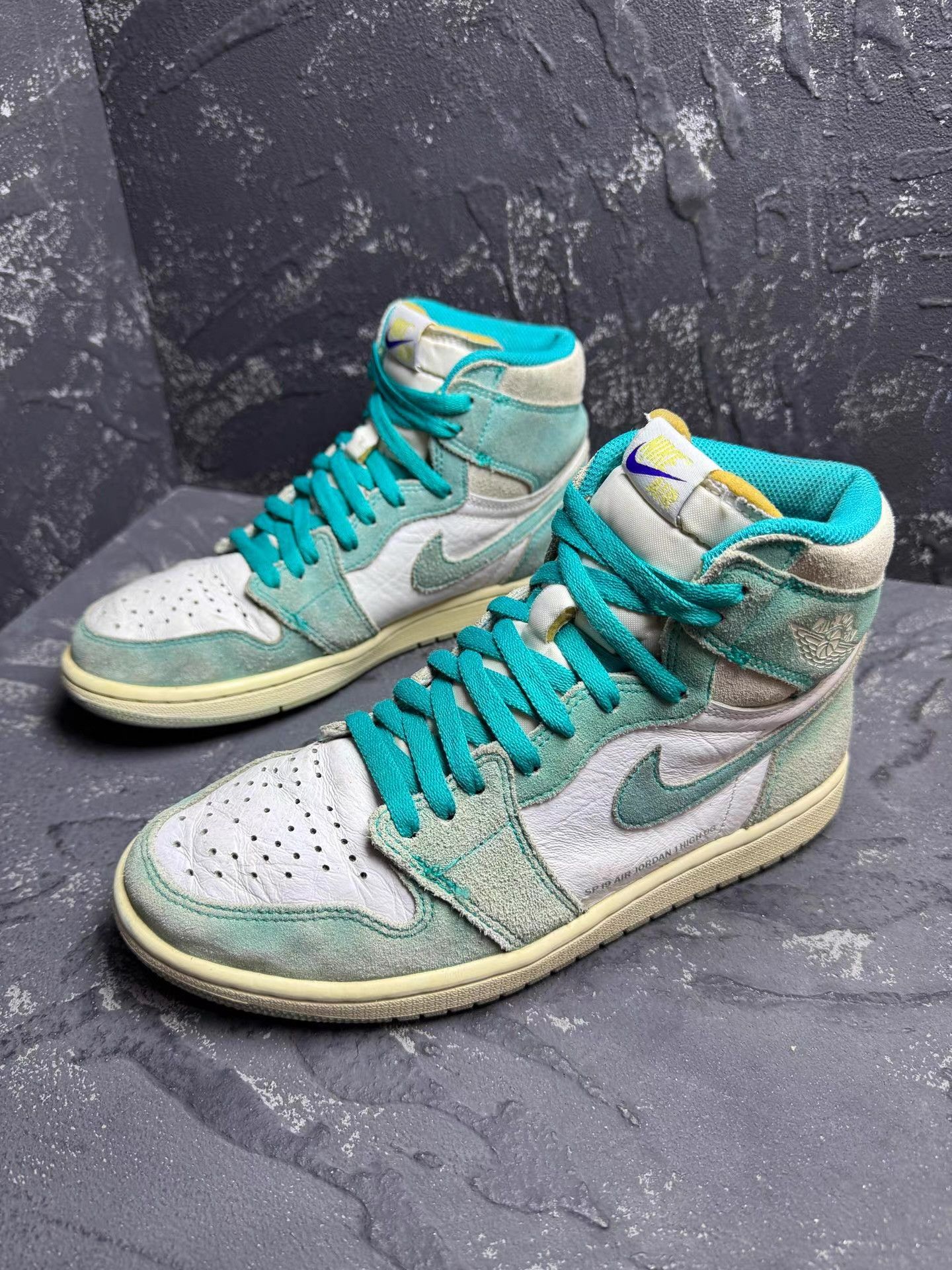 Nike Air Jordan 1 Tiffany White & Green Q10 Size US 8 / EU 41 - 1 Thumbnail