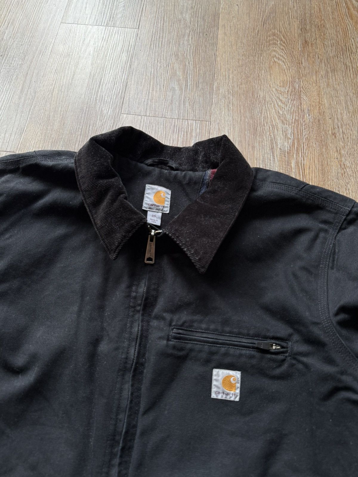 Carhartt × Vintage Vintage Carhartt Detroit Workwear Black Jacket Size US XXL / EU 58 / 5 - 2 Thumbnail