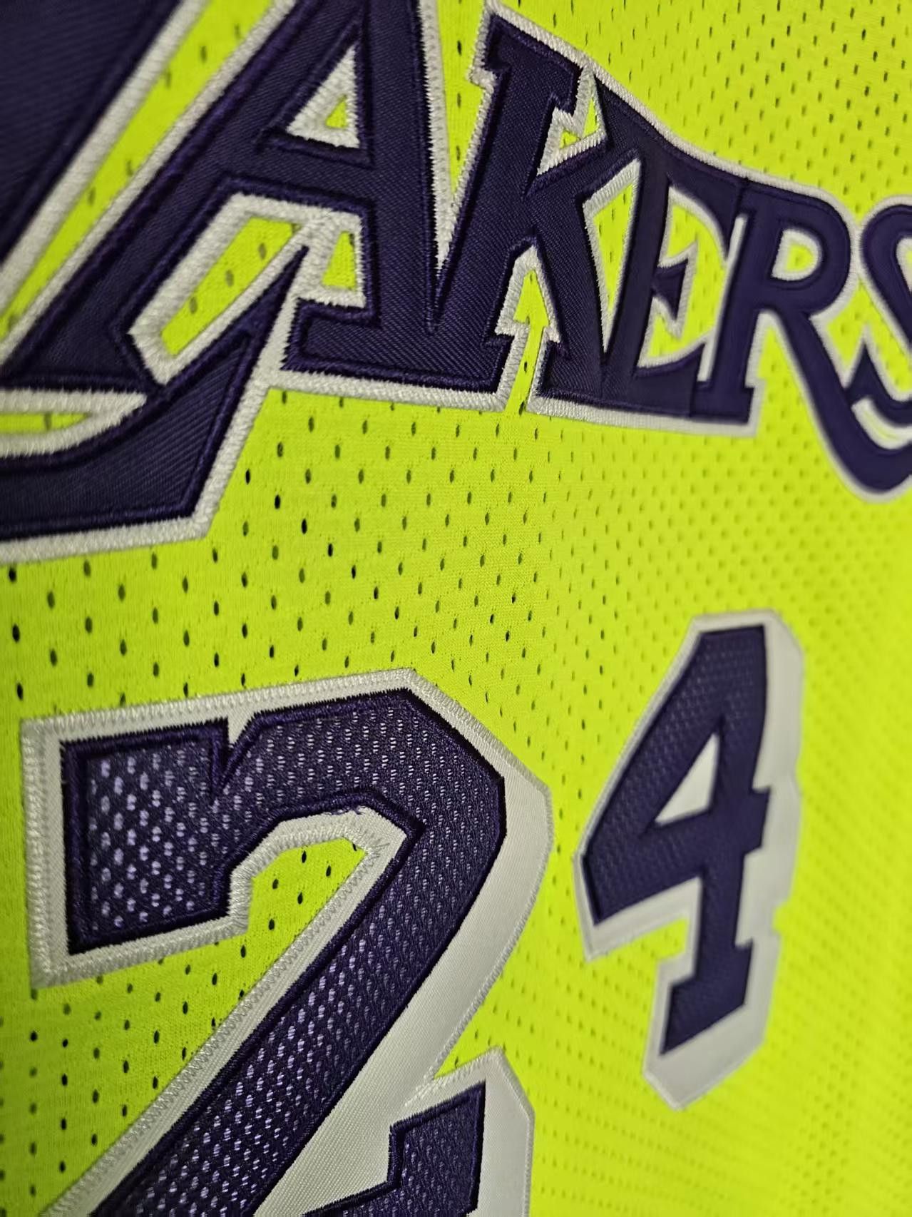 NBA Laker #24 Kobe Bryant Jersey Green XL Size US XL / EU 56 / 4 - 4 Thumbnail