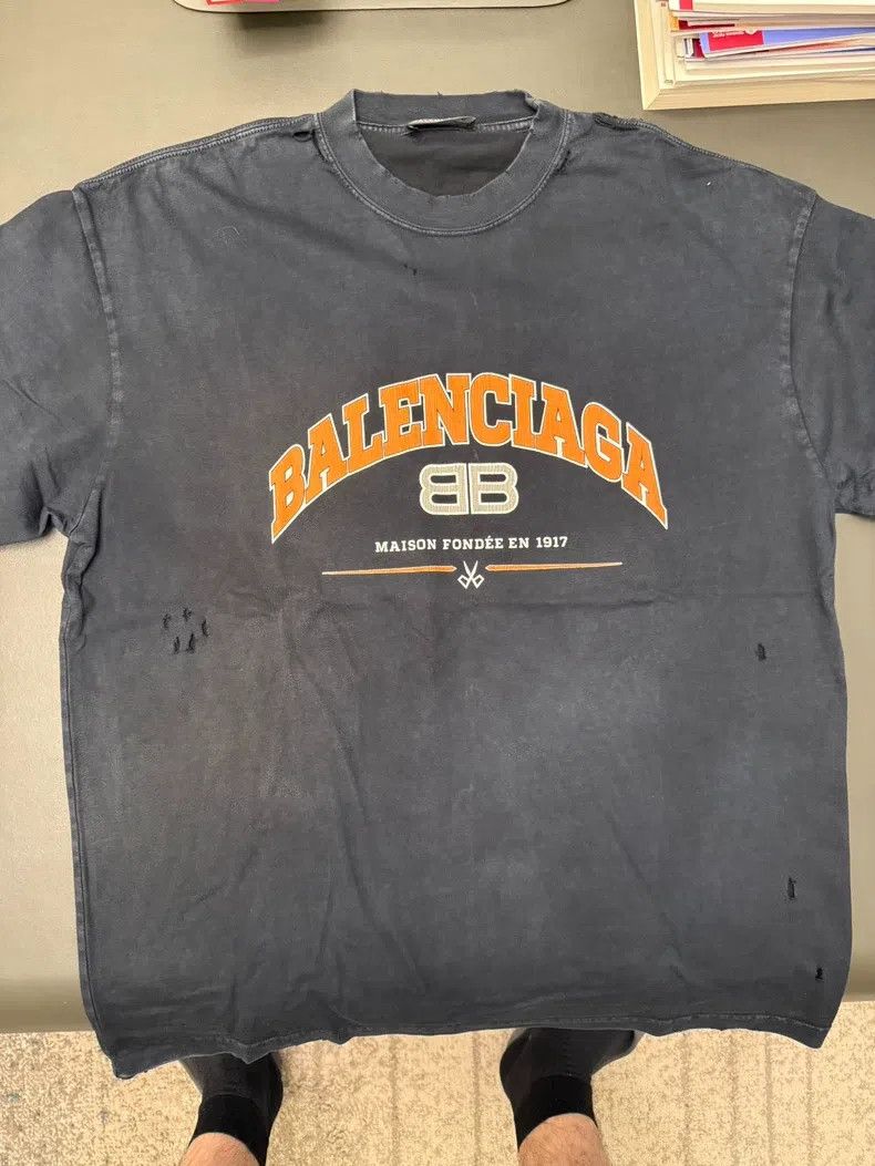 Balenciaga Balenciaga Washed Short Sleeve T-Shirt Size US S / EU 44-46 / 1 - 1 Thumbnail