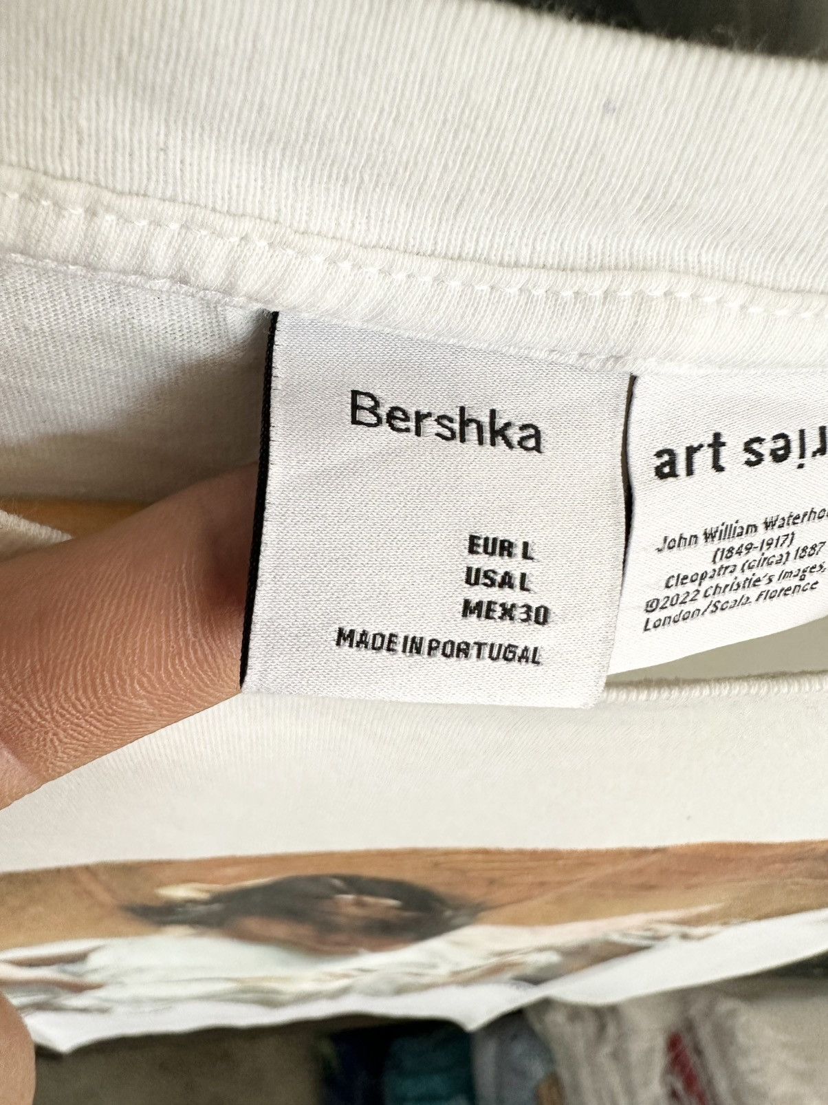 Arts & Science Bershka Art Series Cleopatra by John William Waterhouse Size US XL / EU 56 / 4 - 5 Thumbnail
