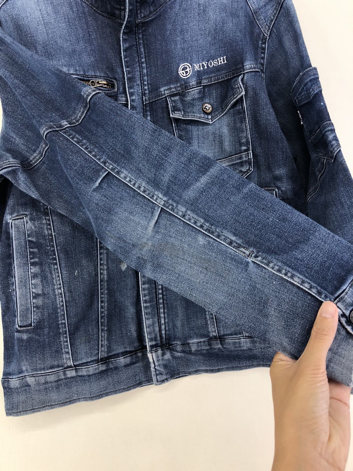 Japanese Brand Vintage Burtle Distressed Denim Workwear Jacket Size US L / EU 52-54 / 3 - 8 Thumbnail