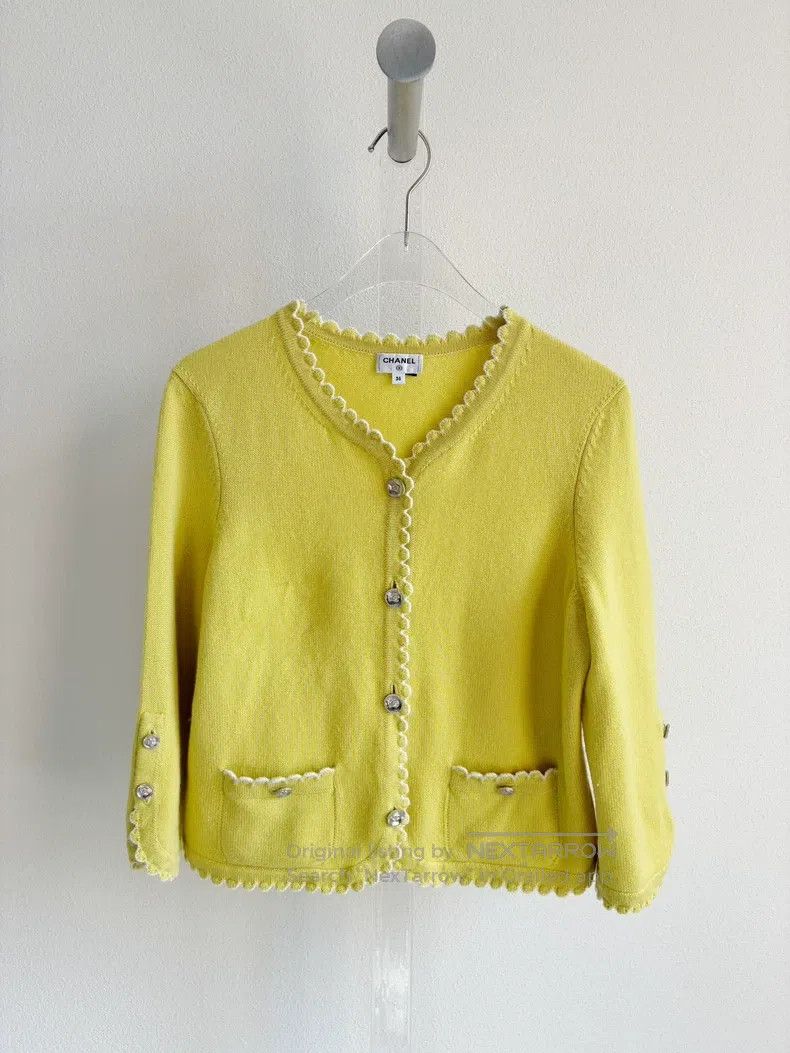 Chanel Chanel 25c wavy yellow cashmere knitted cardigan coat Size XS / US 0-2 / IT 36-38 - 2 Thumbnail