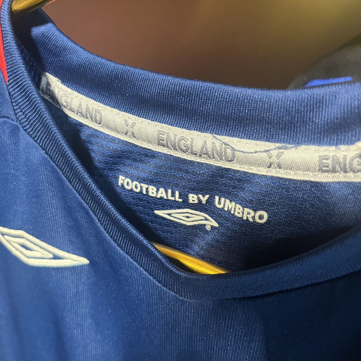 Umbro UMBRO ENGLAND NATIONWIDE SOCCER JERSEY Size US S / EU 44-46 / 1 - 3 Thumbnail