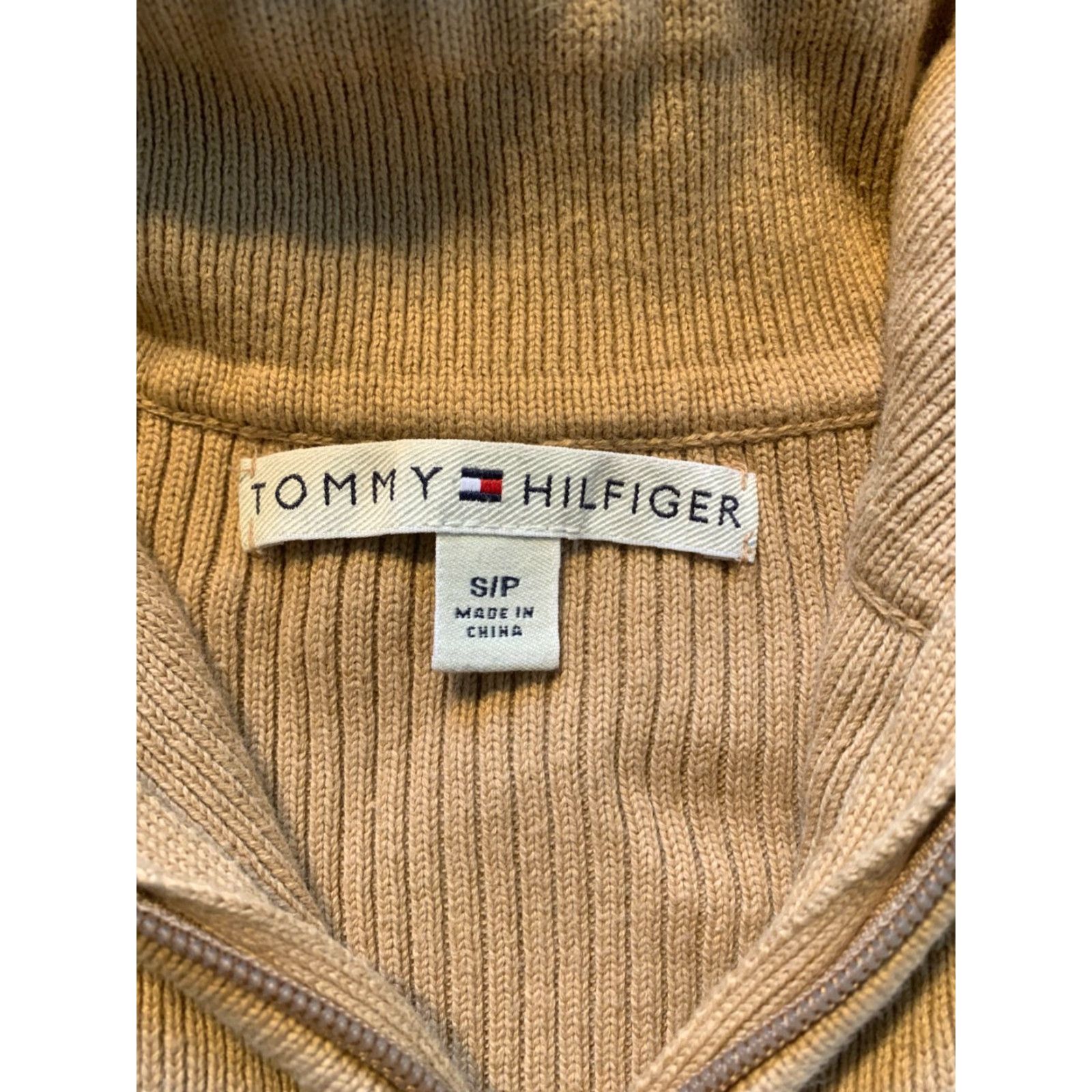 Tommy Hilfiger Tommy Hilfiger Sweater Womens Small S Long Sleeve Spell out tan color Brown Size S / US 4 / IT 40 - 2 Thumbnail