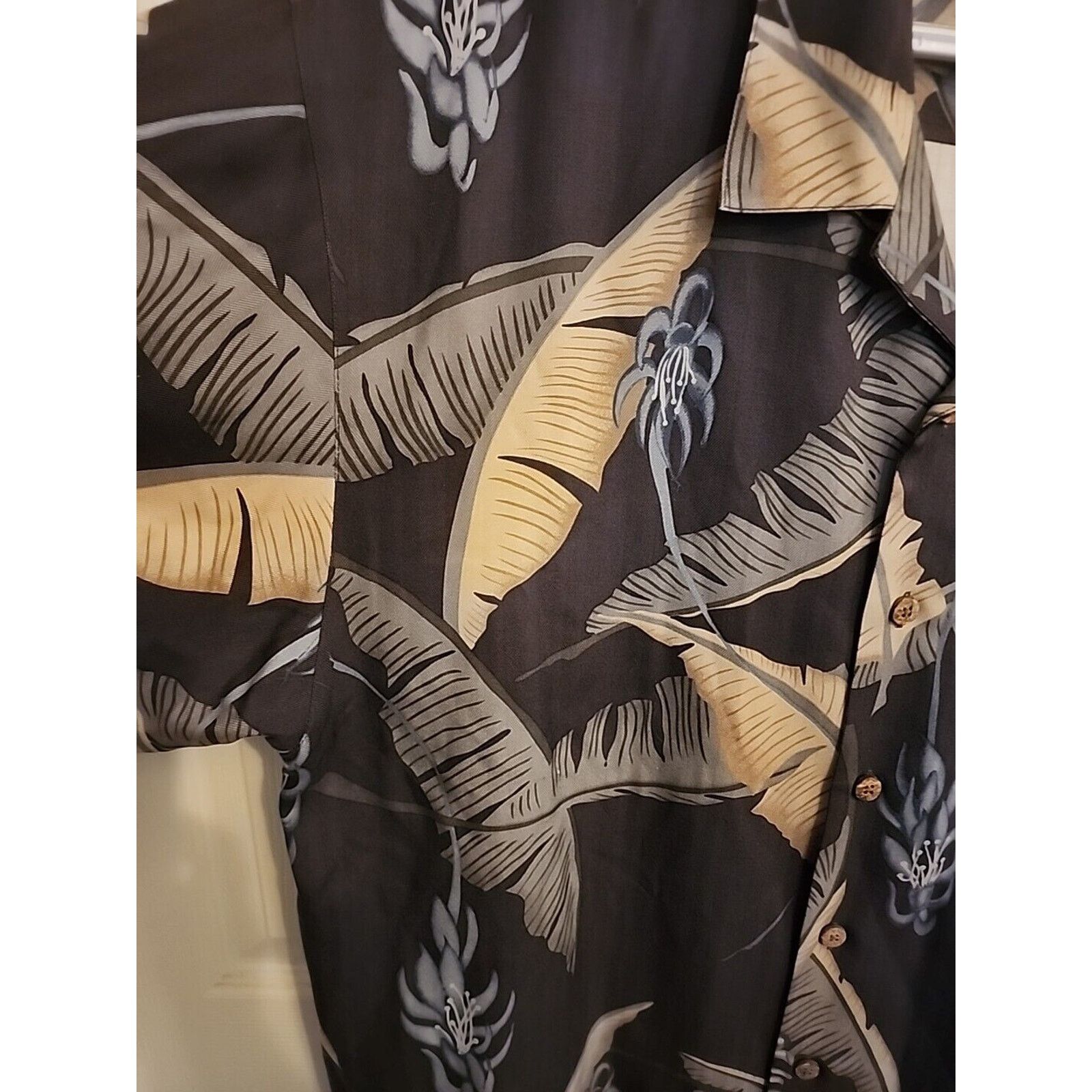 Tommy Bahama Tommy Bahama Men Size Large Shirt 100% Silk Floral Hawaiian Size US L / EU 52-54 / 3 - 2 Thumbnail