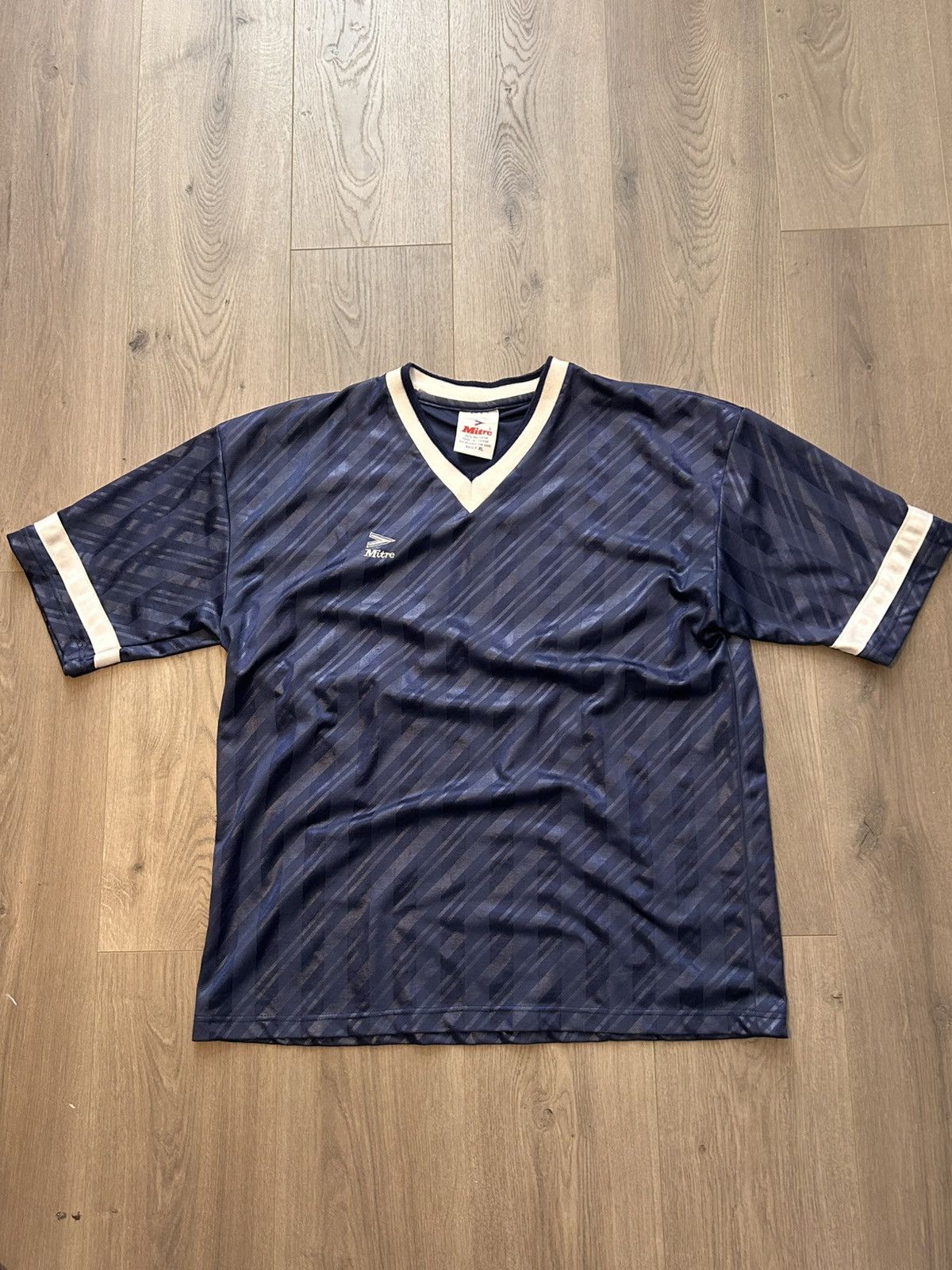 Vintage Vintage soccer shirt Size US XL / EU 56 / 4 - 1 Thumbnail