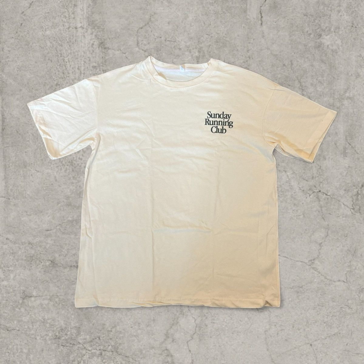 Japanese Brand Vintage style tshirt in cream, Sunday Running Club. Size L Size US M / EU 48-50 / 2 - 2 Thumbnail