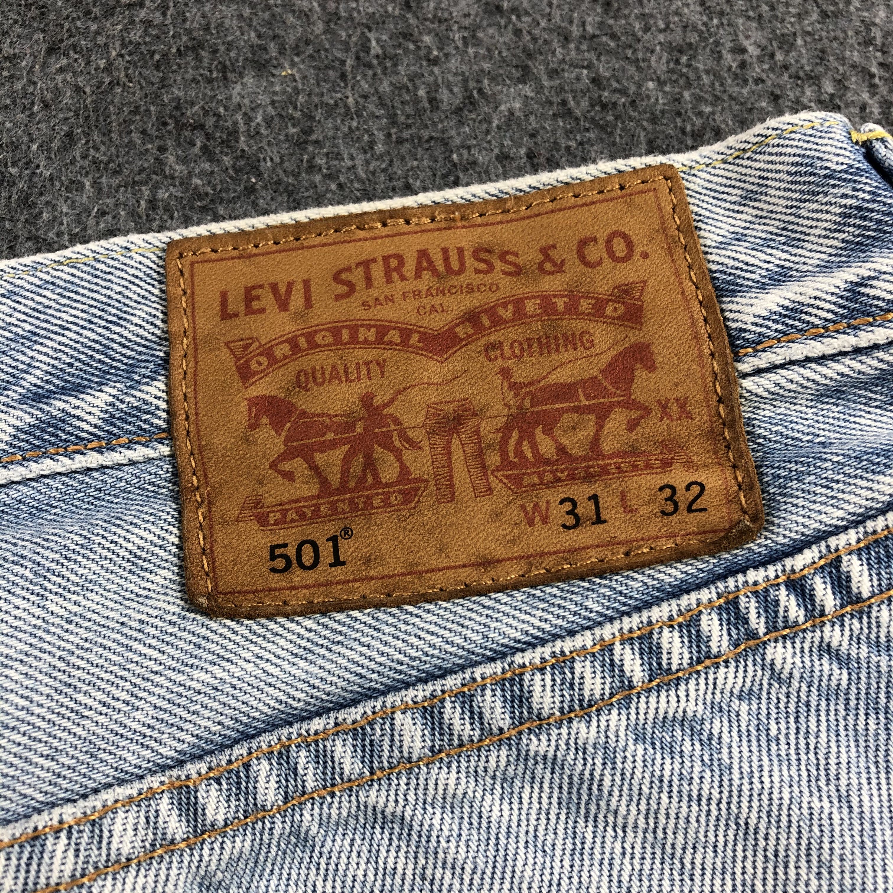 Levi's Vintage Light Wash Levis 501 Jeans-J1745 Size US 33 - 5 Thumbnail