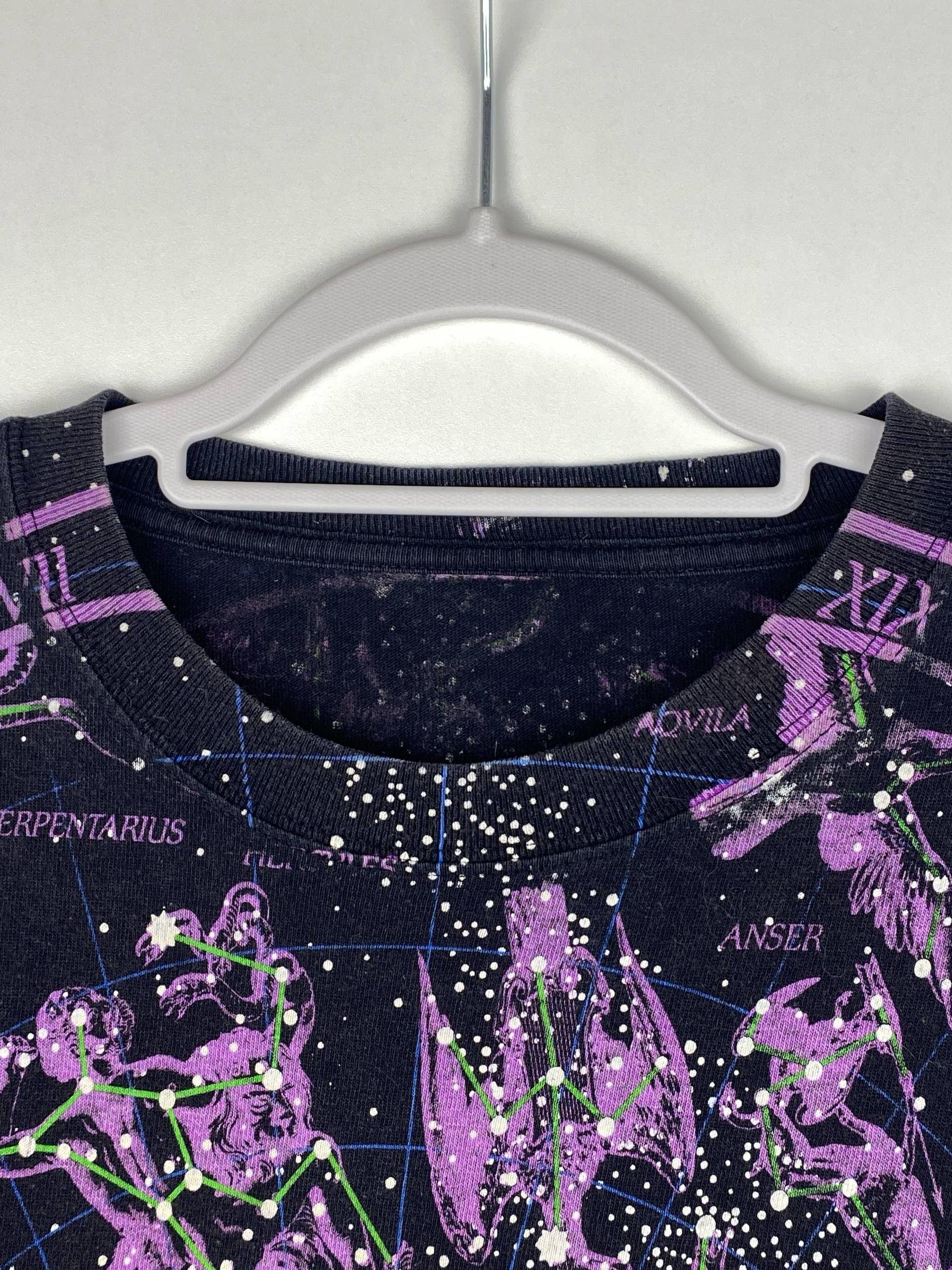 Liquid Blue Vintage Liquid Blue 1993 Hemisphere Glow In Dark Graphic Tee Size US L / EU 52-54 / 3 - 11 Thumbnail