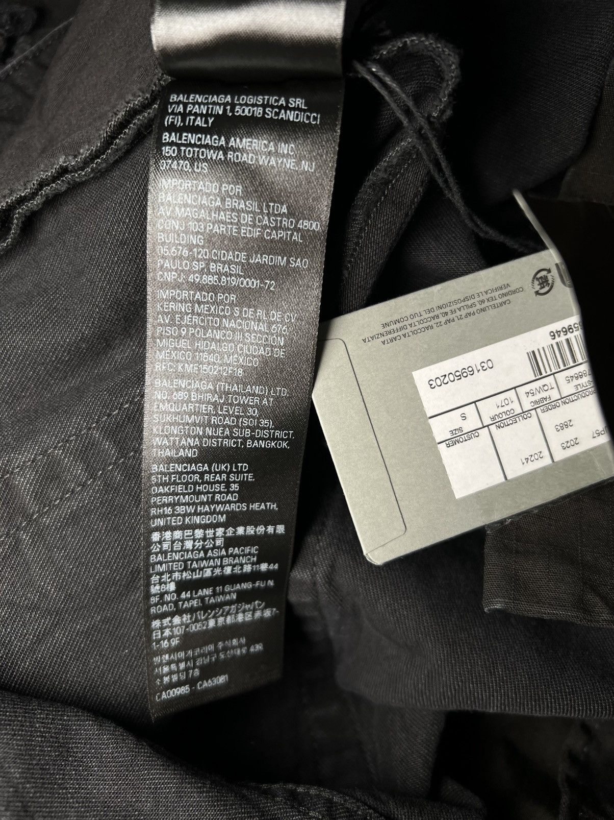 Balenciaga Balenciaga Fifty Fifty Cargo Pants Size US 30 / EU 46 - 15 Thumbnail