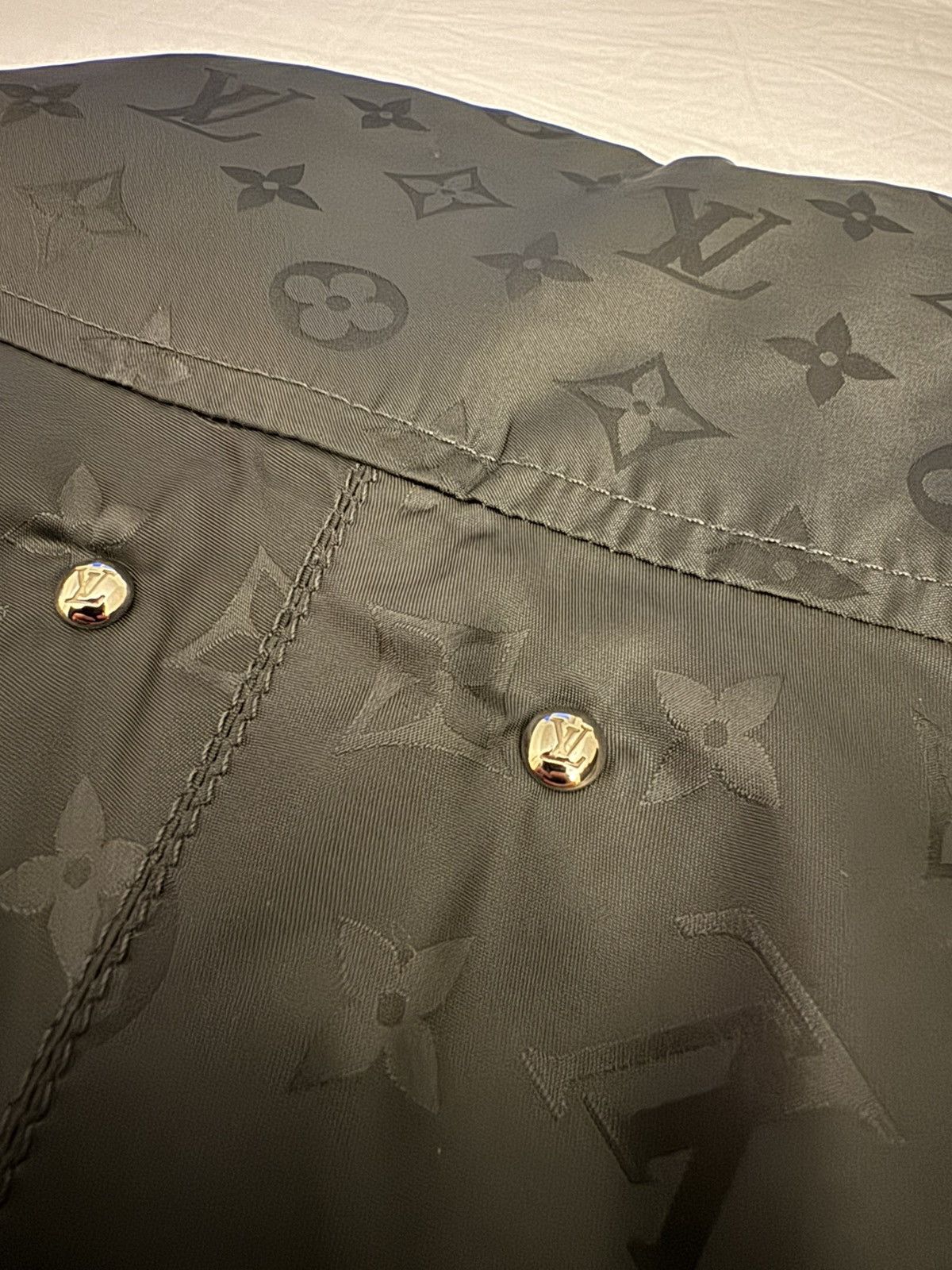 Louis Vuitton Louis Vuitton Black Reversible Monogram Windbreaker Size US XL / EU 56 / 4 - 12 Thumbnail