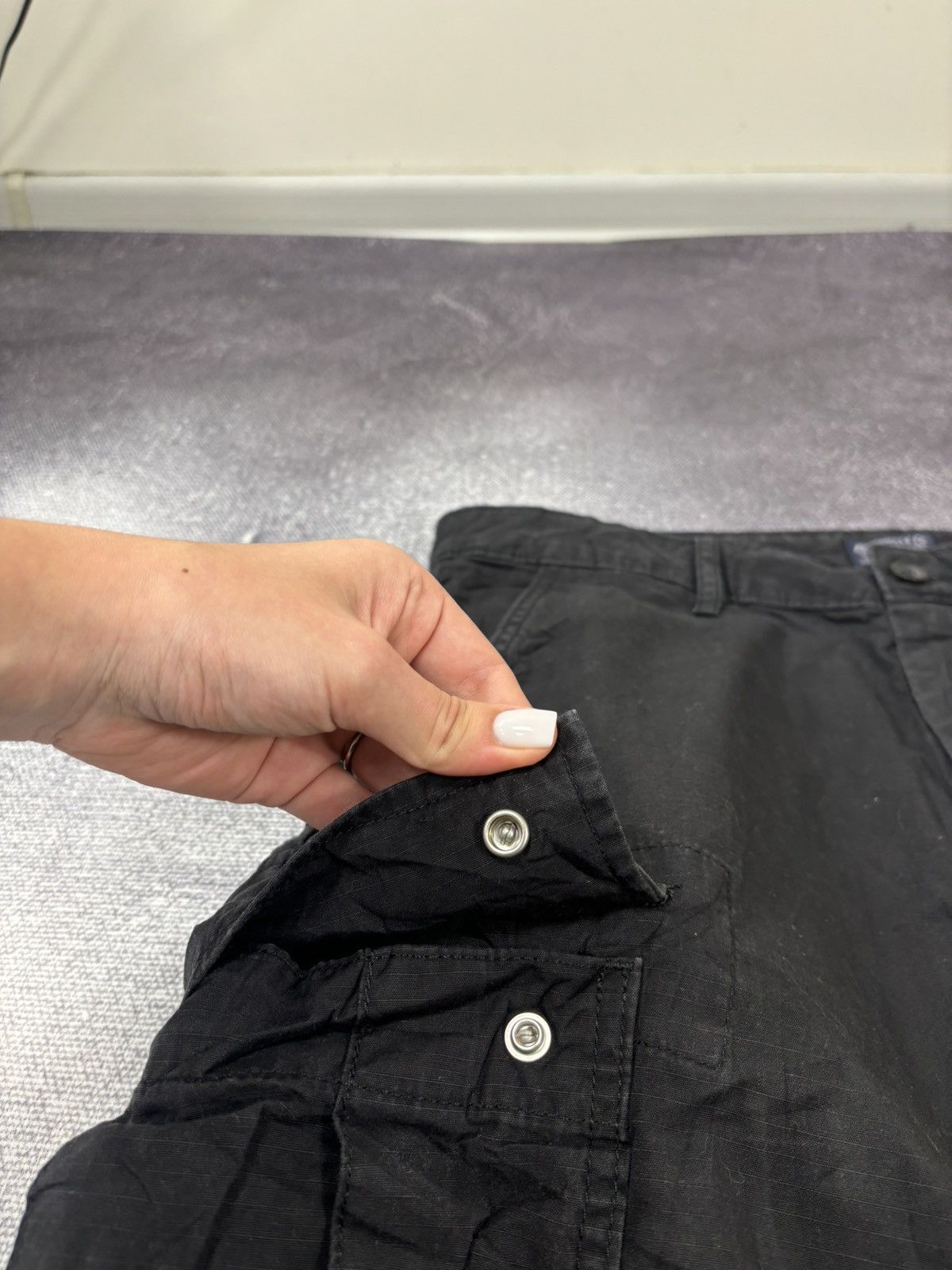 Levi's Vintage Levi’s Y2K Black Men’s Utility Hype Cargo Shorts Size US 34 / EU 50 - 5 Thumbnail